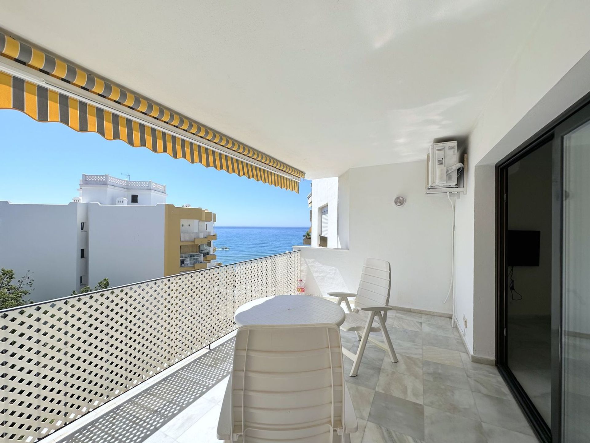 Condominium in Marbella, Andalusia 11890792