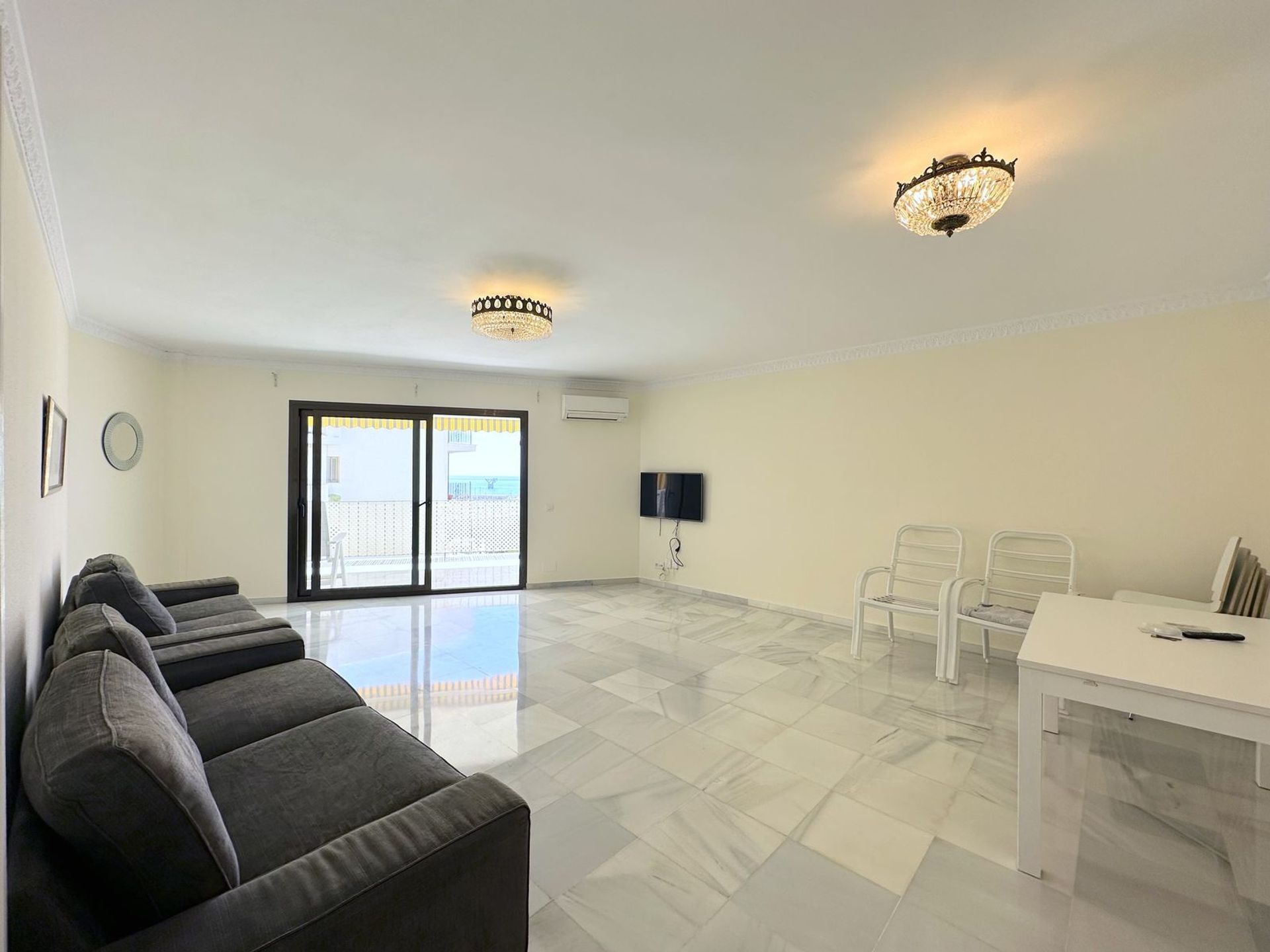 Condominium in Marbella, Andalusia 11890792