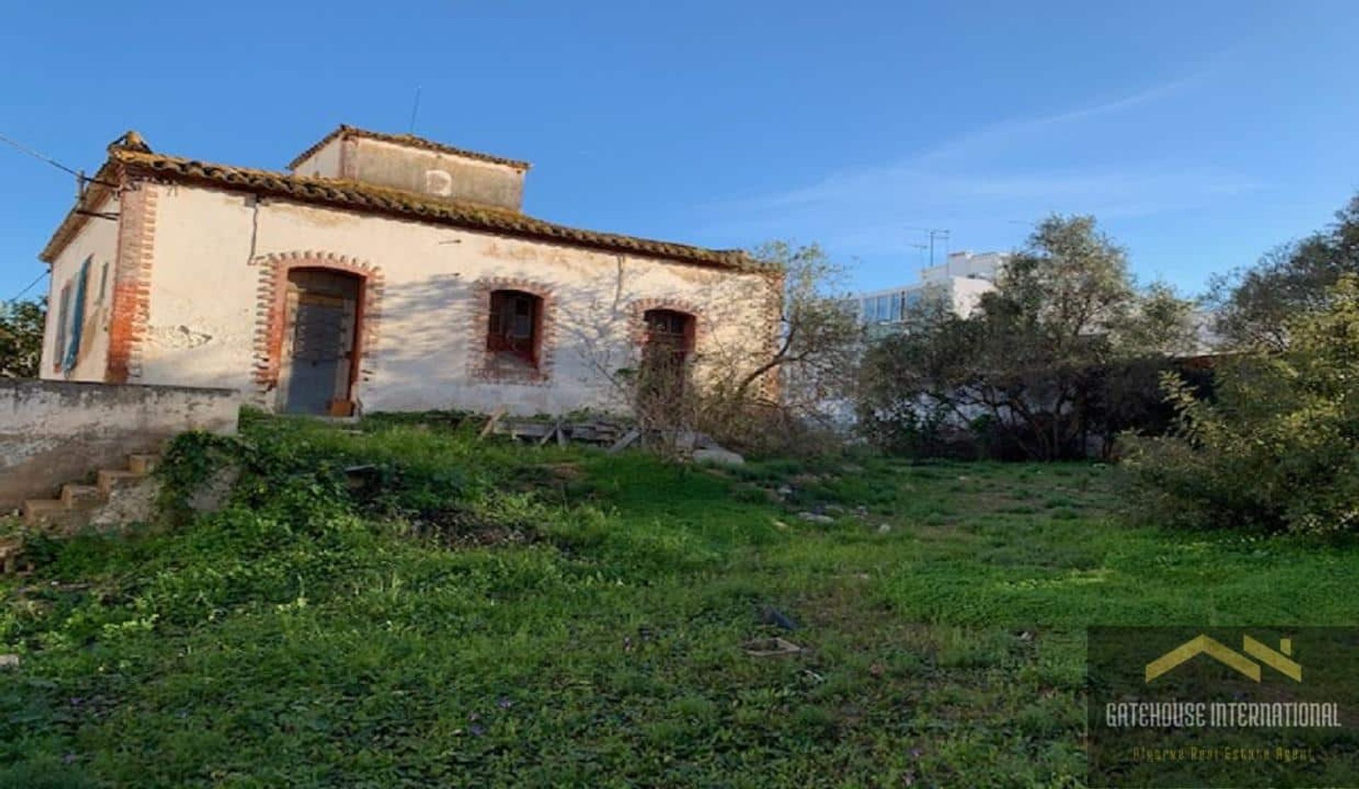 Tierra en Faro, Faro 11890828