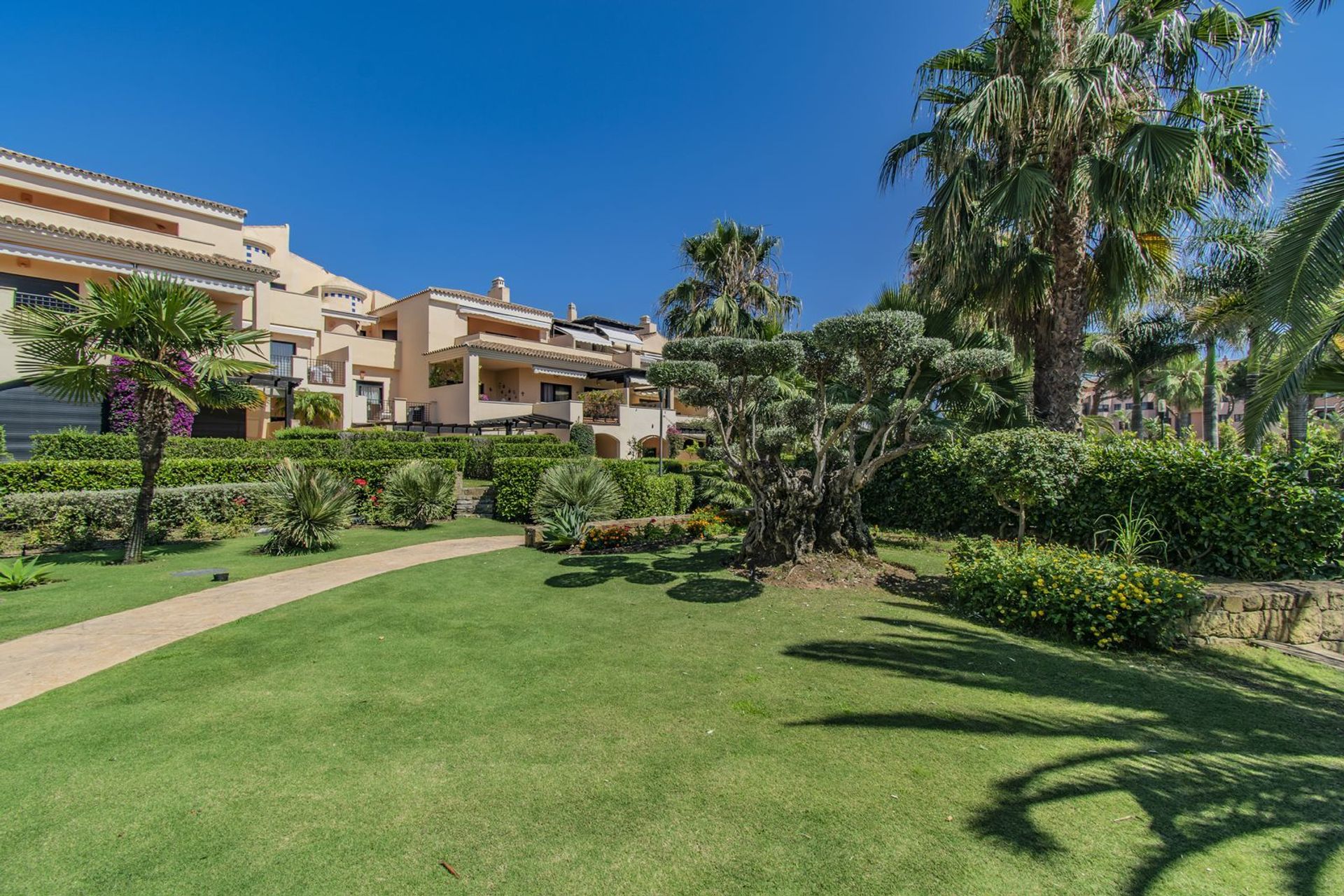 Condominium in Marbella, Andalucía 11890835