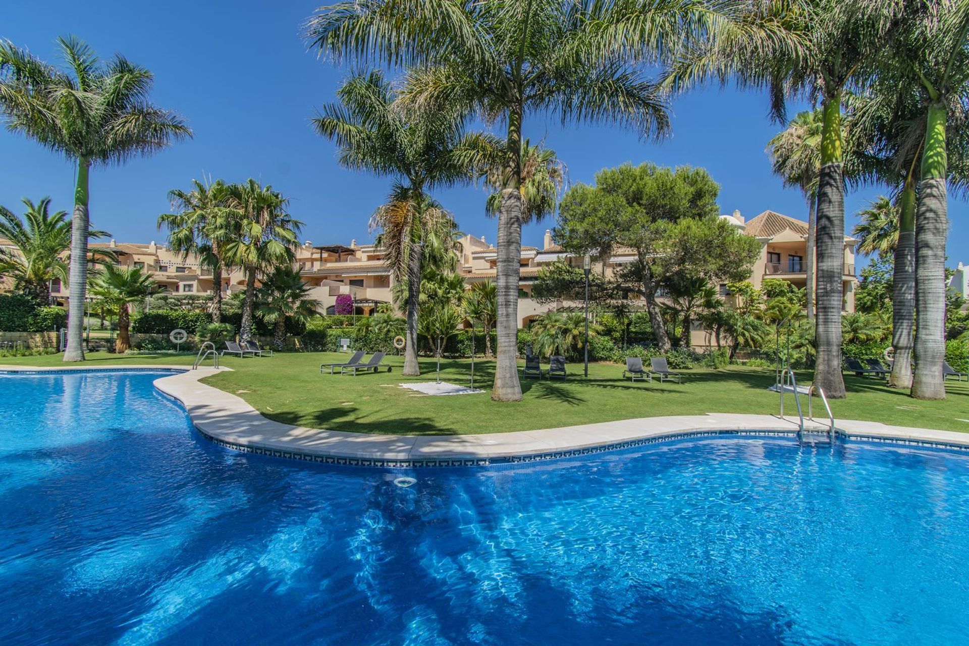 Condominium in Marbella, Andalucía 11890835