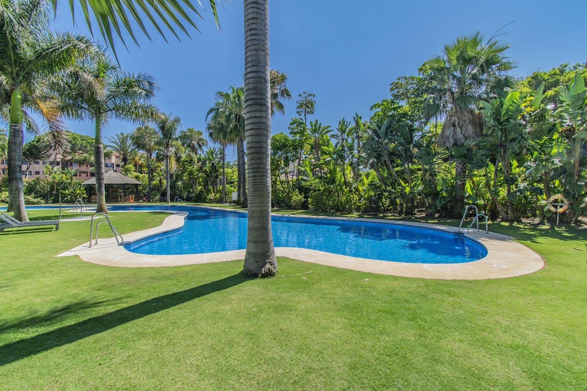 Condominium in Marbella, Andalucía 11890835