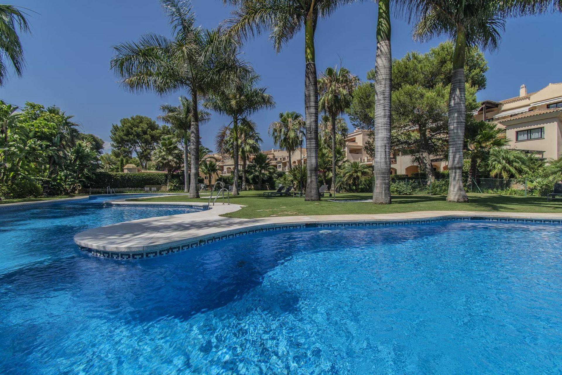 Condominium in Marbella, Andalucía 11890835