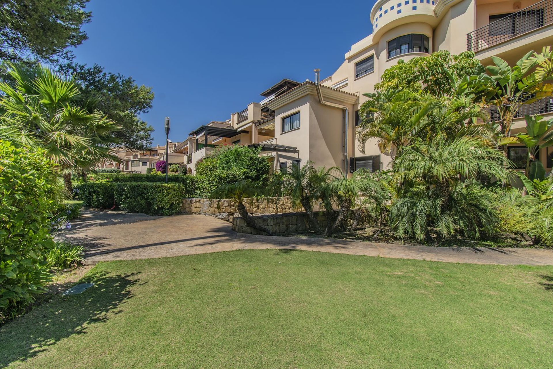 Condominium in Marbella, Andalucía 11890835