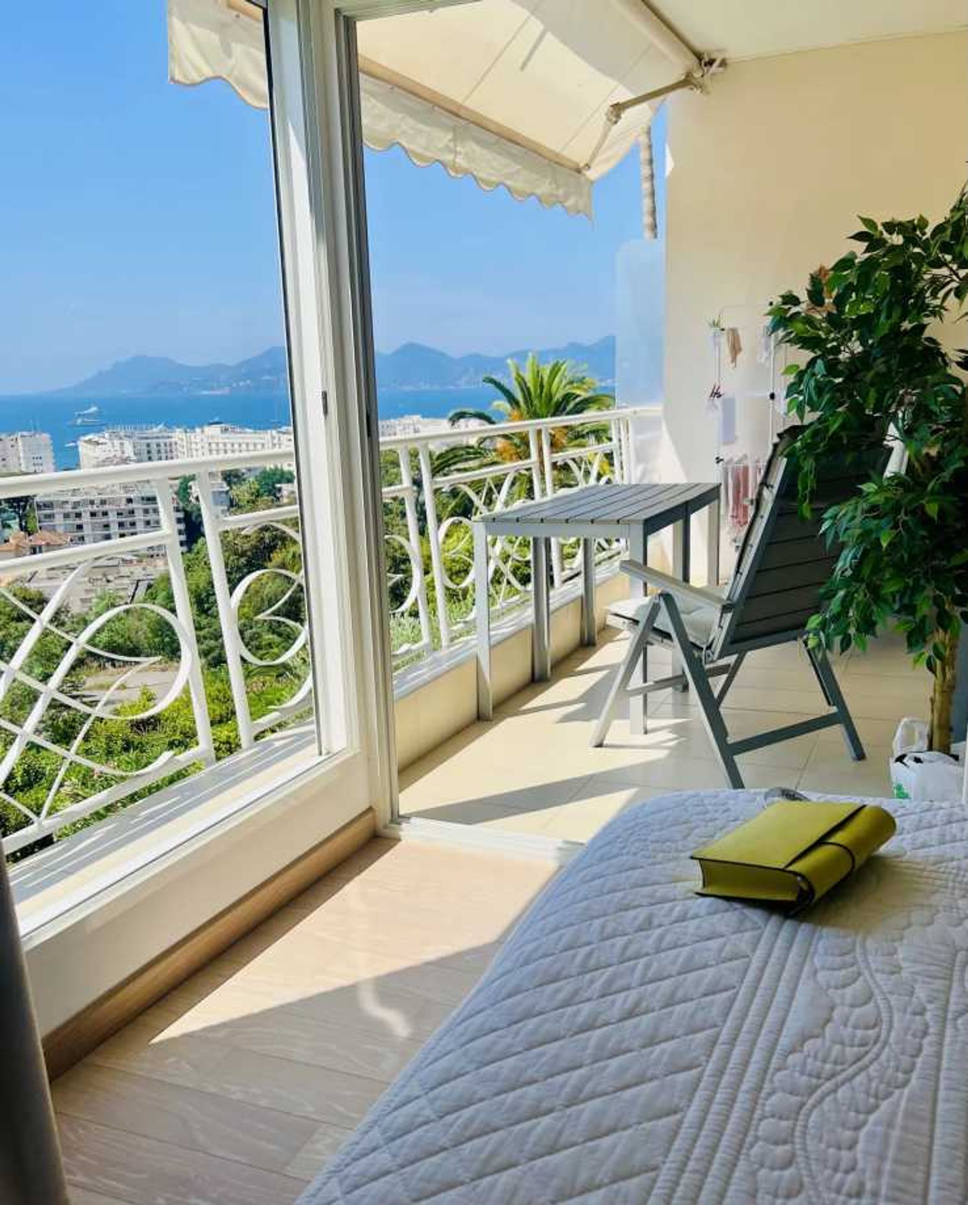 Condominium in Cannes, Provence-Alpes-Côte d'Azur 11890896