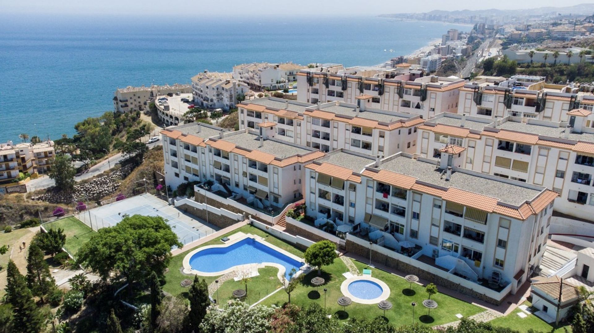 Condominio en Benalmádena, Andalucía 11893067