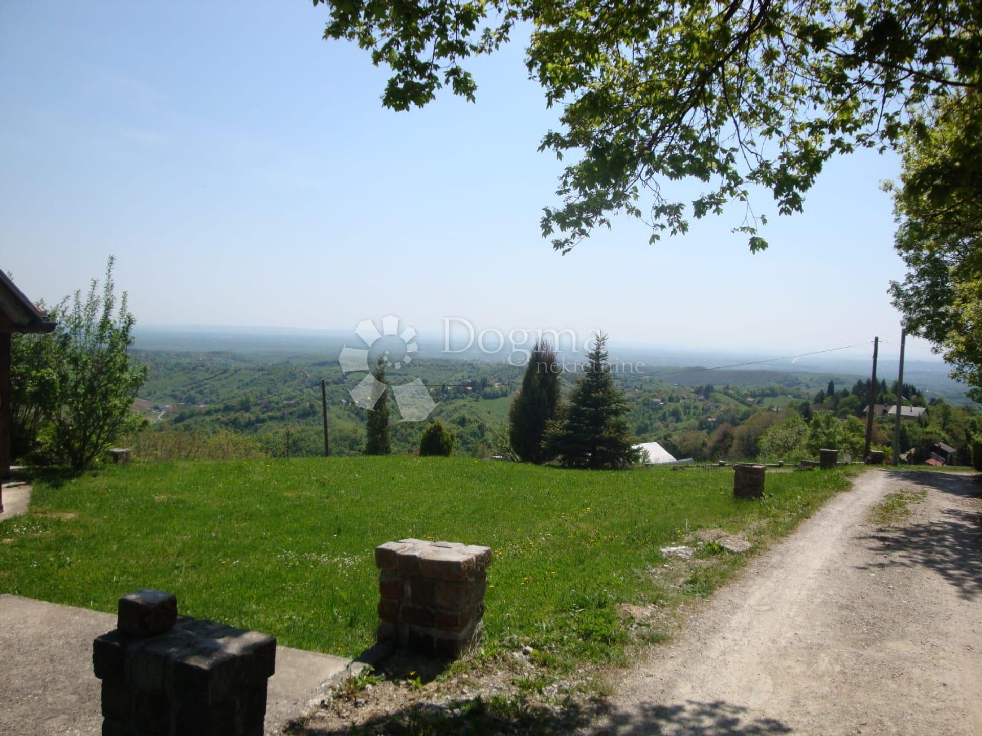 Land i Jastrebarsko, Zagrebacka Zupanija 11897280