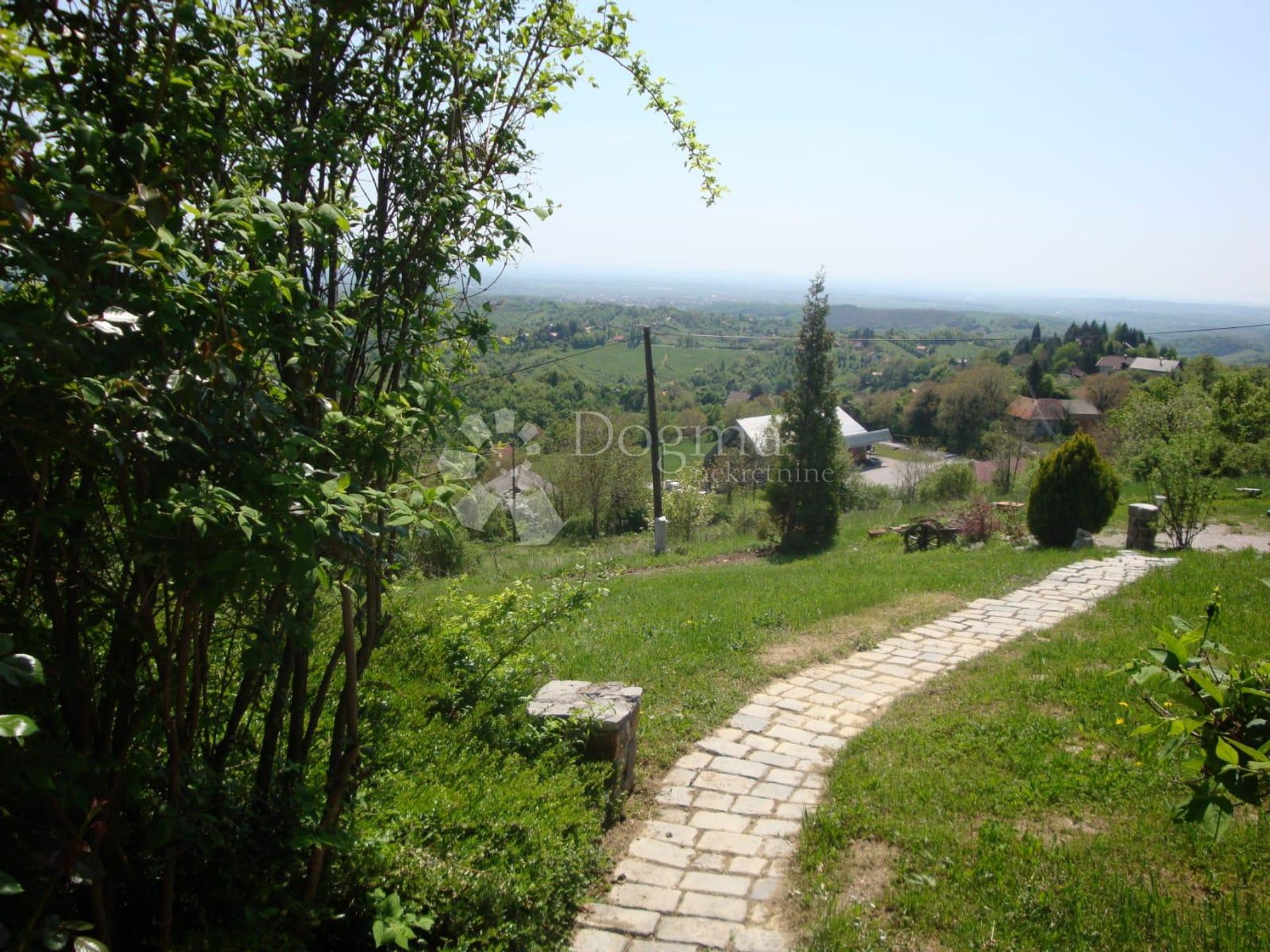 Land i Jastrebarsko, Zagrebacka Zupanija 11897280