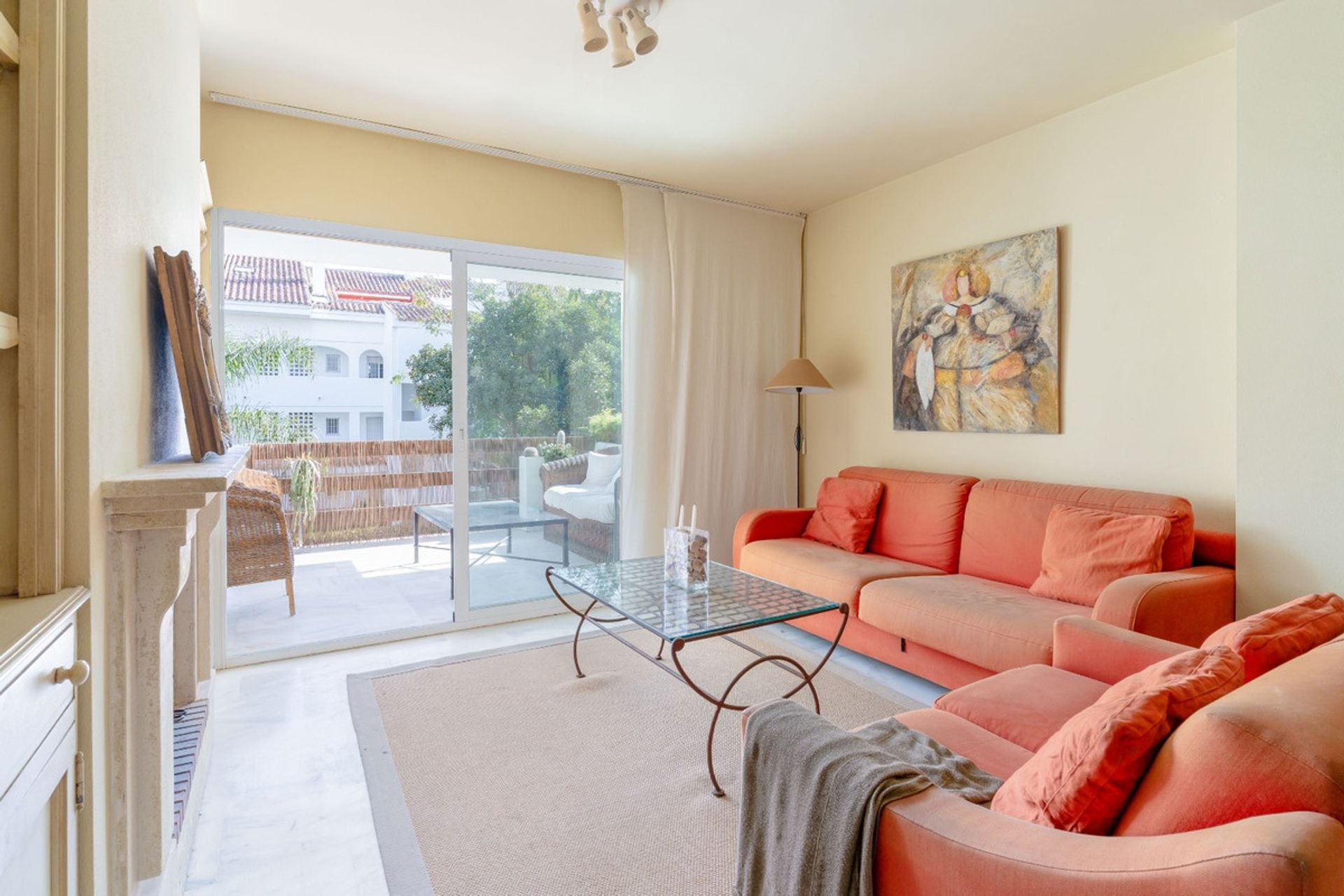 Condominium dans San Pedro de Alcántara, Andalousie 11898101