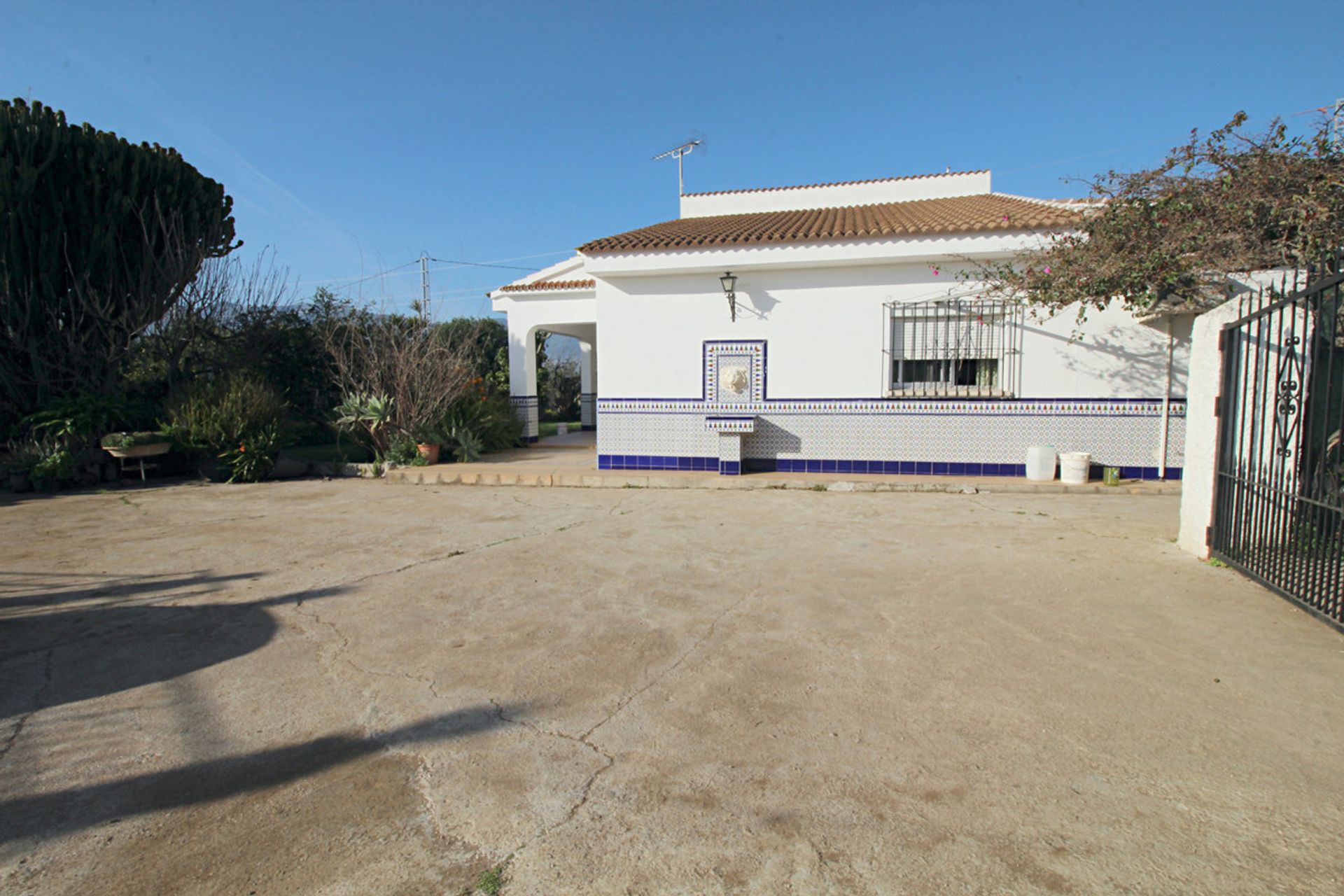 Casa nel Alhaurin de la Torre, Andalusia 11898107