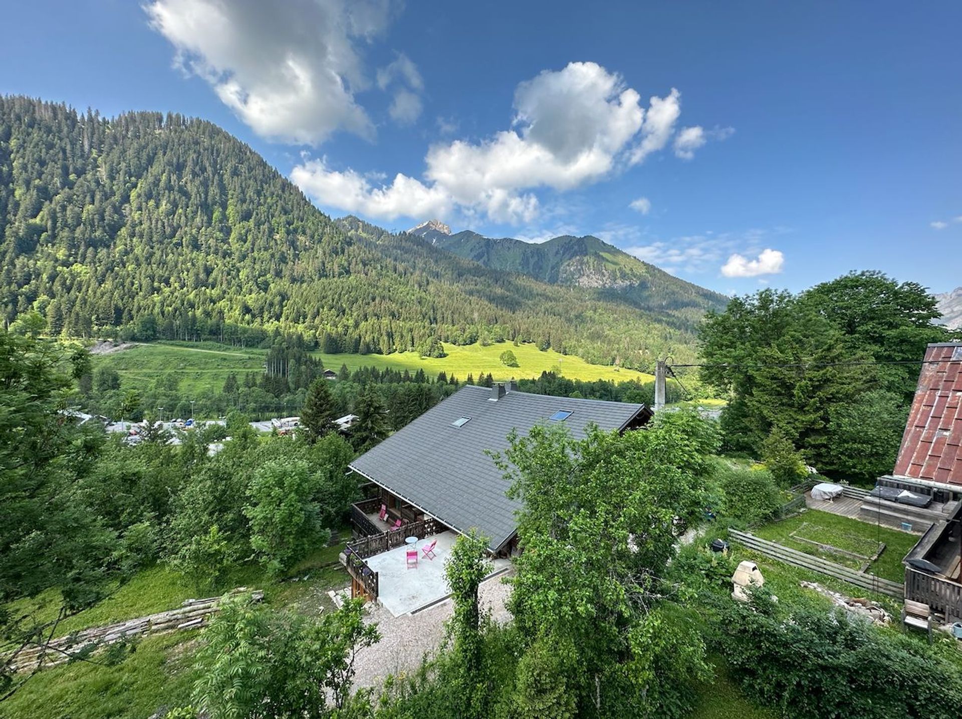 Hus i Châtel, Auvergne-Rhône-Alpes 11898118