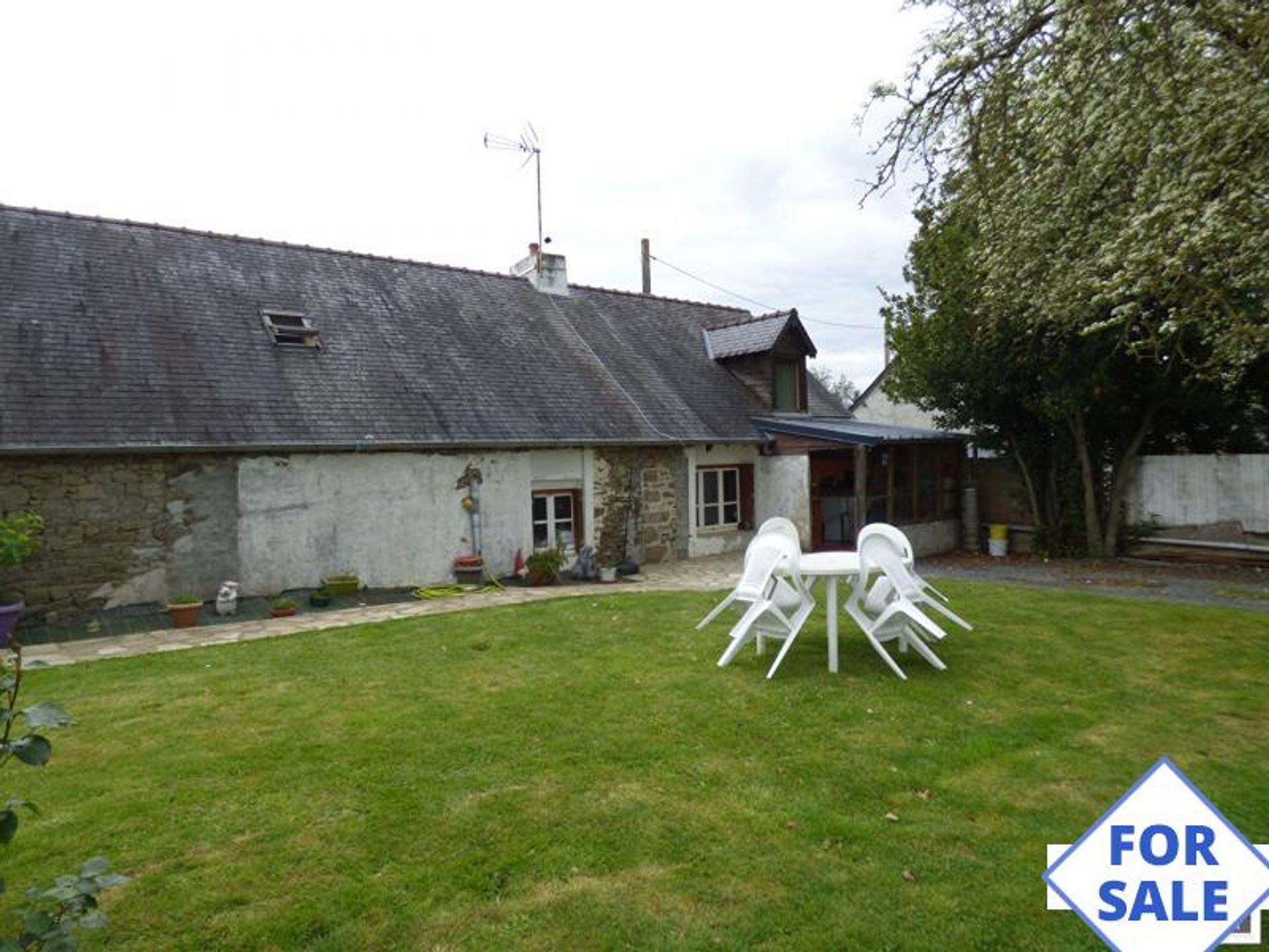 casa en Saint-Aignan-de-Couptrain, Pays de la Loire 11898410