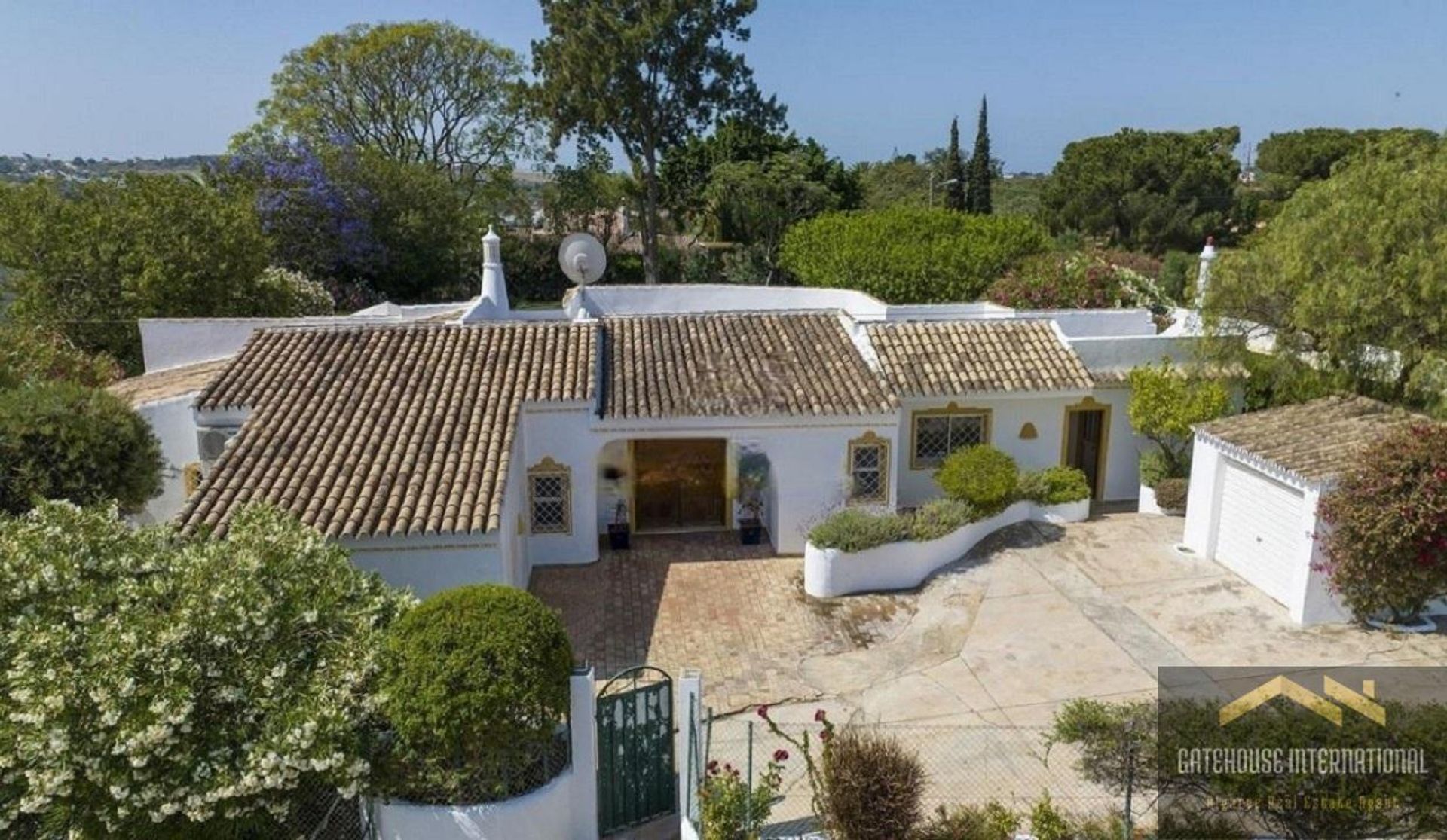 Huis in Quarteira, Faro 11902272