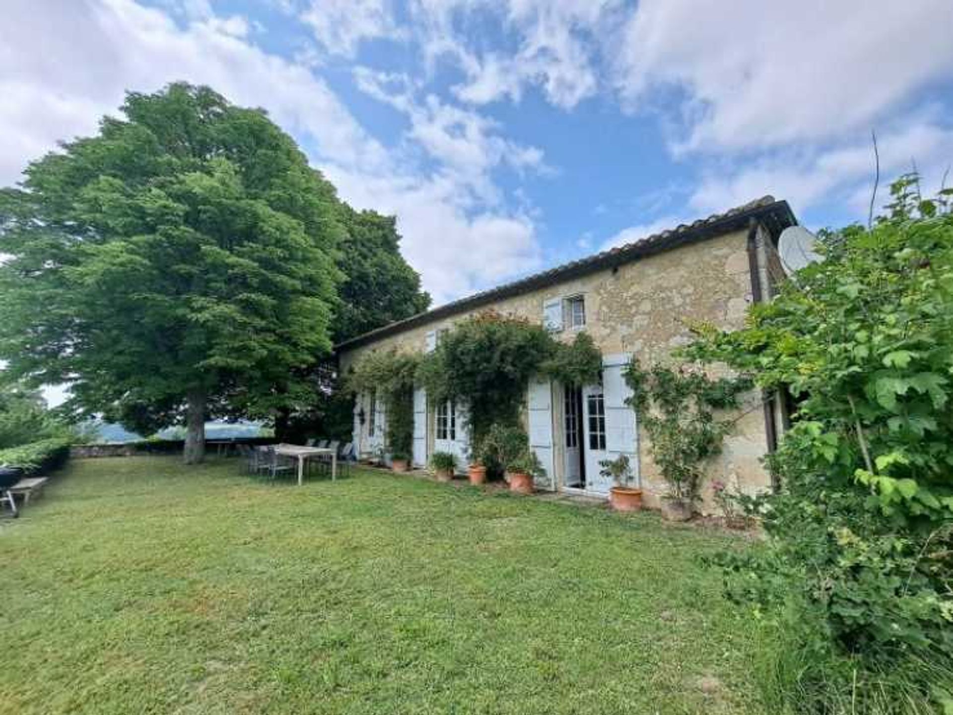 House in Condom, Occitanie 11904632