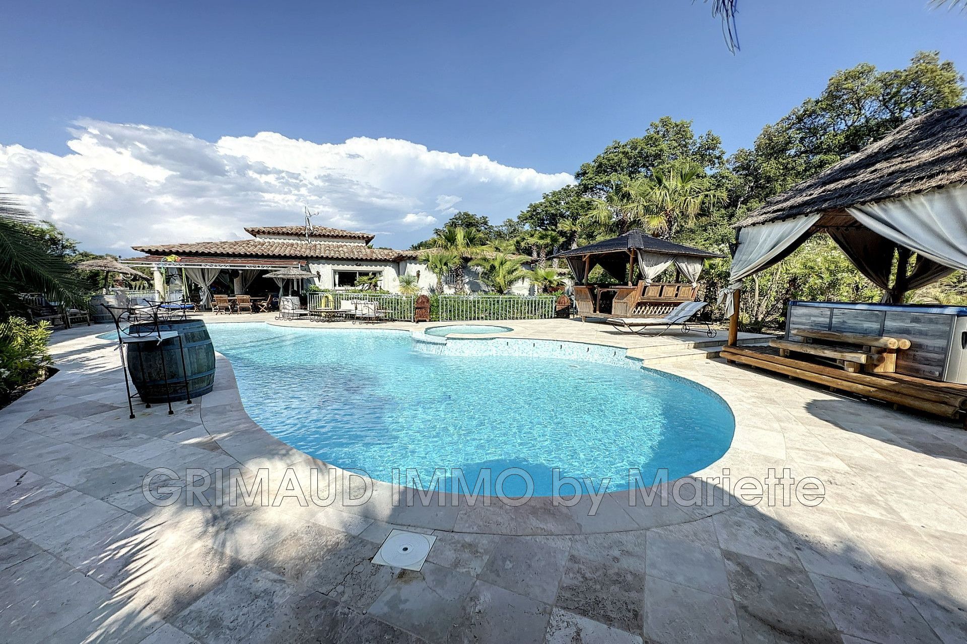 House in Le Plan-de-la-Tour, Provence-Alpes-Cote d'Azur 11907434