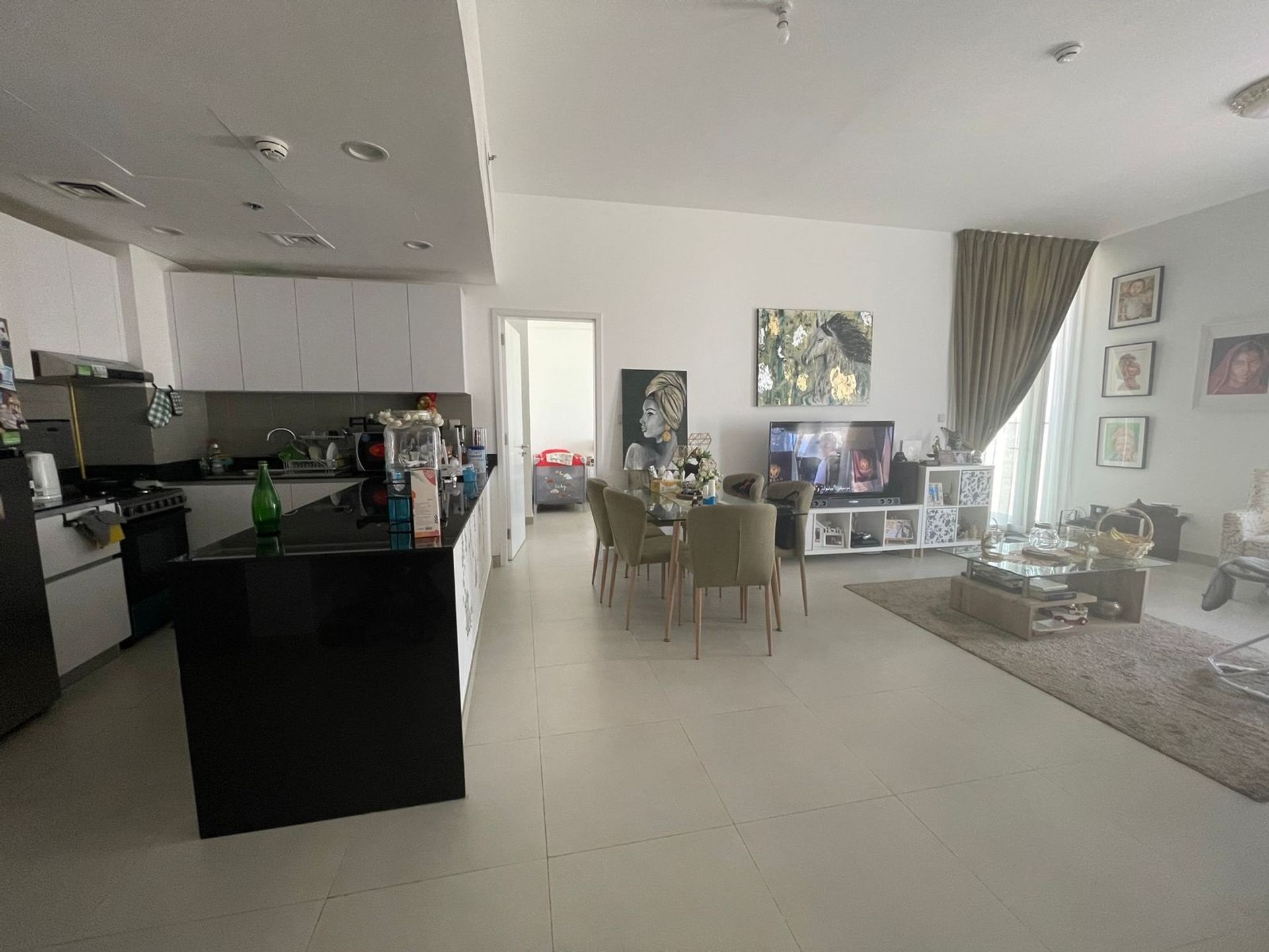 Condominium in Dubai, Dubayy 11911015