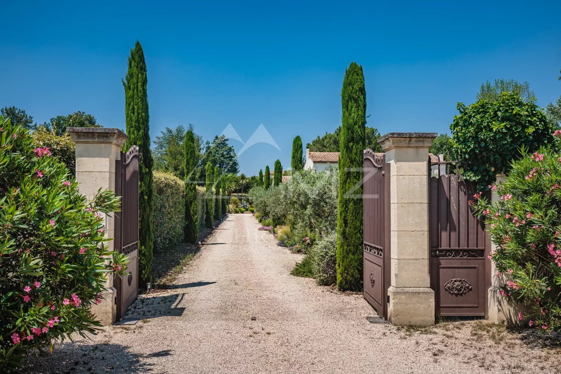 Rumah di Saint-Rémy-de-Provence, Bouches-du-Rhône 11913899