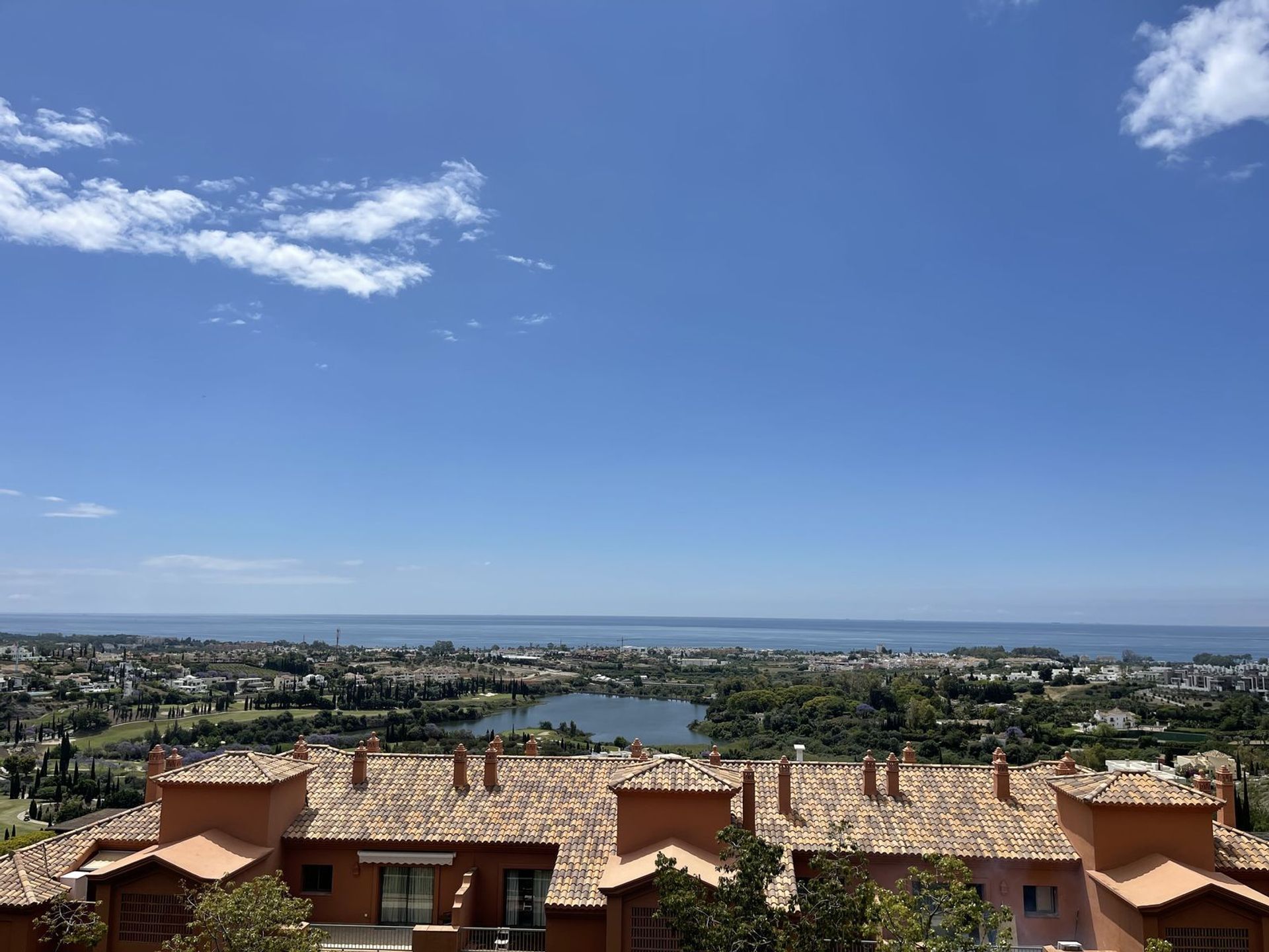 Condominium in Benahavis, Andalusia 11915822