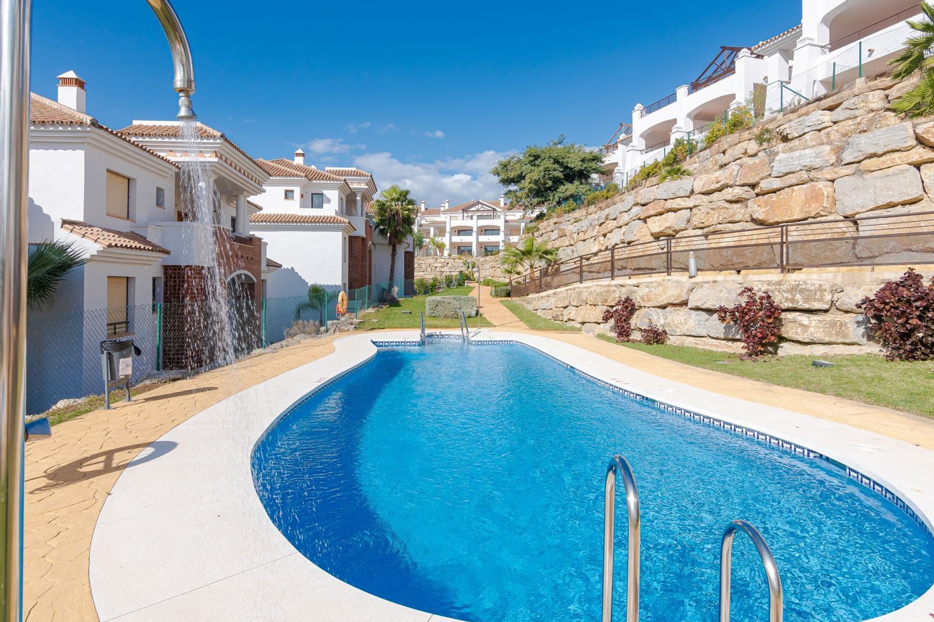 Condominio en Puerto de la Duquesa, Andalusia 11917342