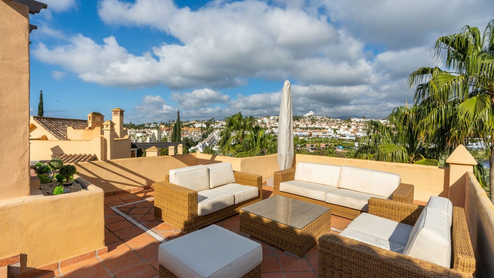 Condominium in San Pedro de Alcántara, Andalusia 11917918