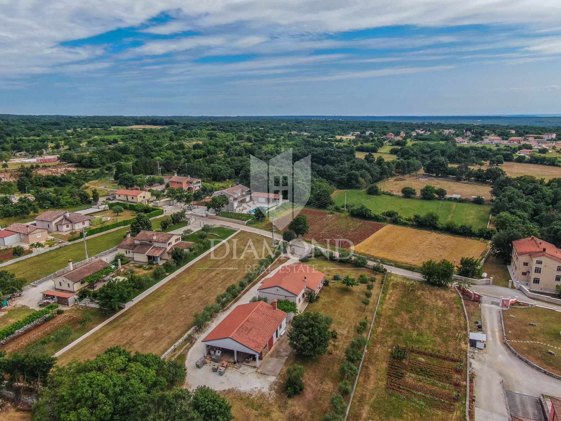 الأرض في Kanfanar, Istria County 11919306