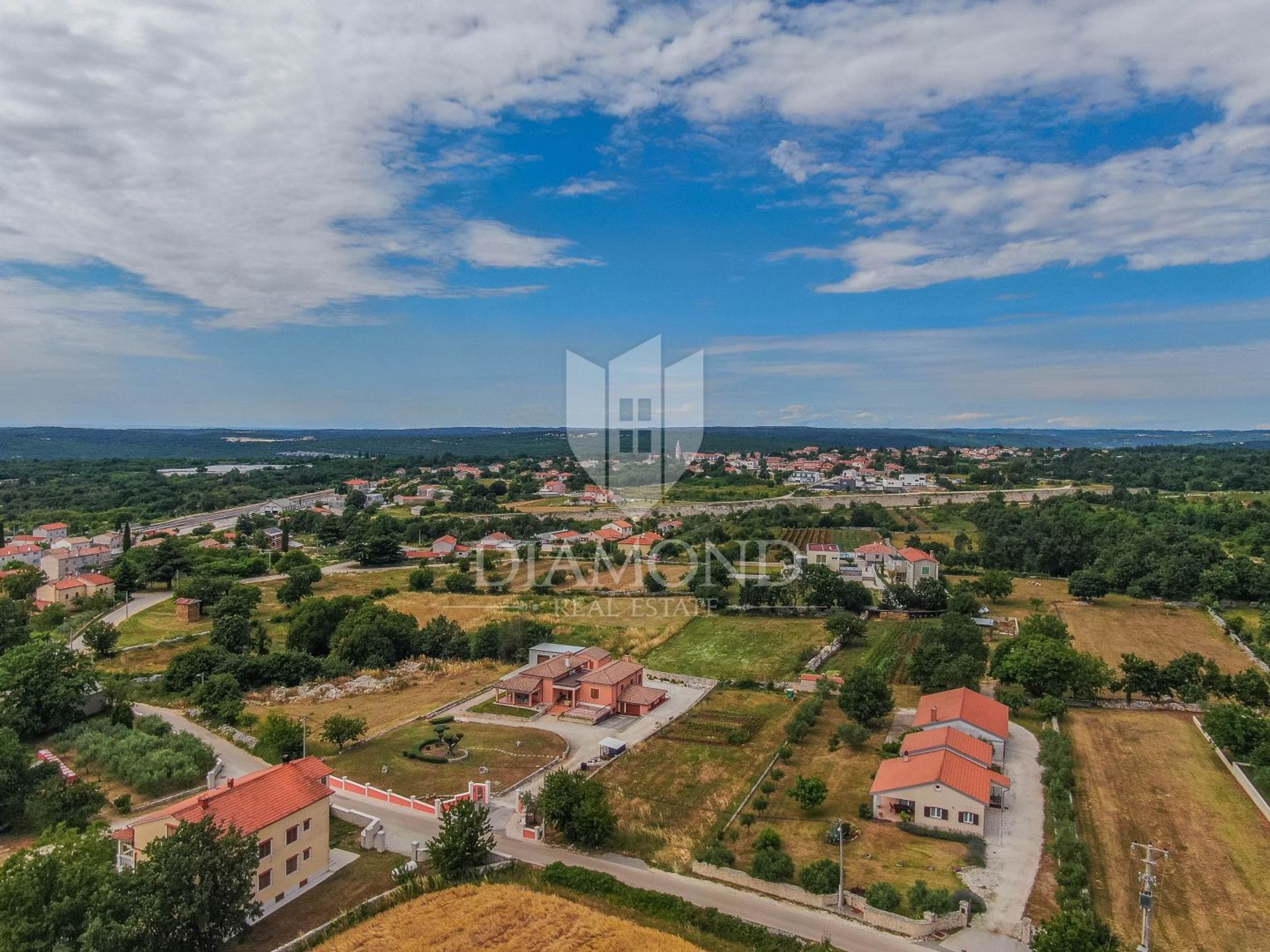 Land in Kanfanar, Istarska Zupanija 11919306