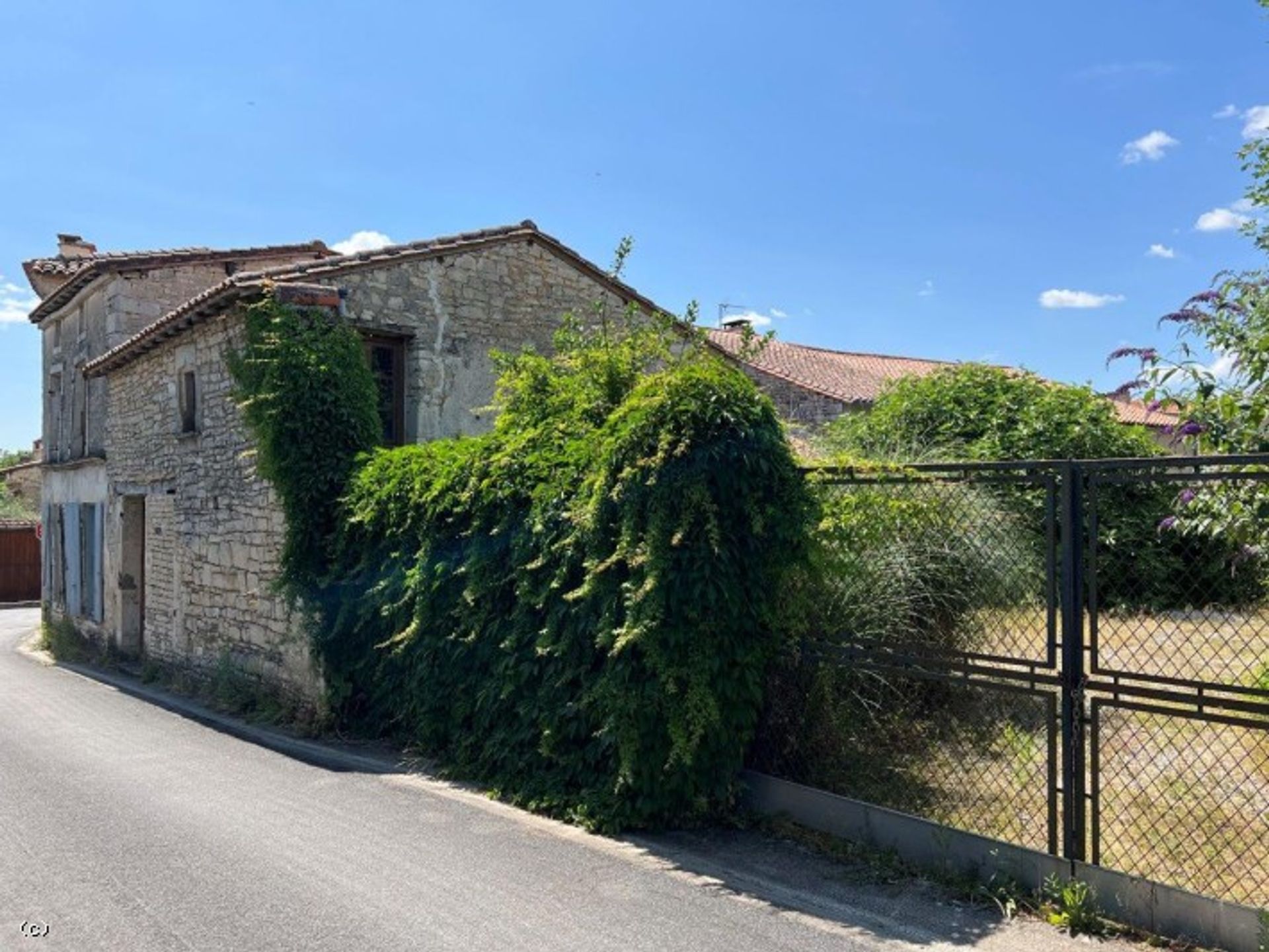 Huis in Aigre, Nouvelle-Aquitaine 11919896