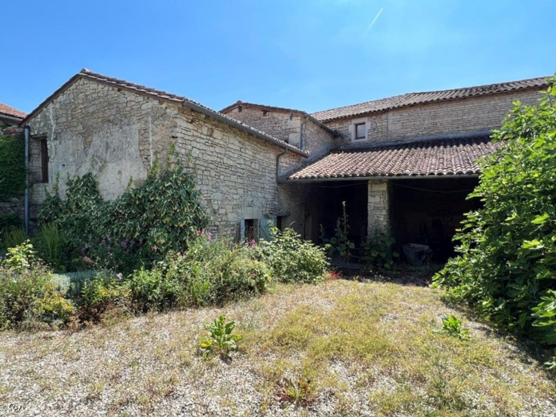 Huis in Aigre, Nouvelle-Aquitaine 11919896