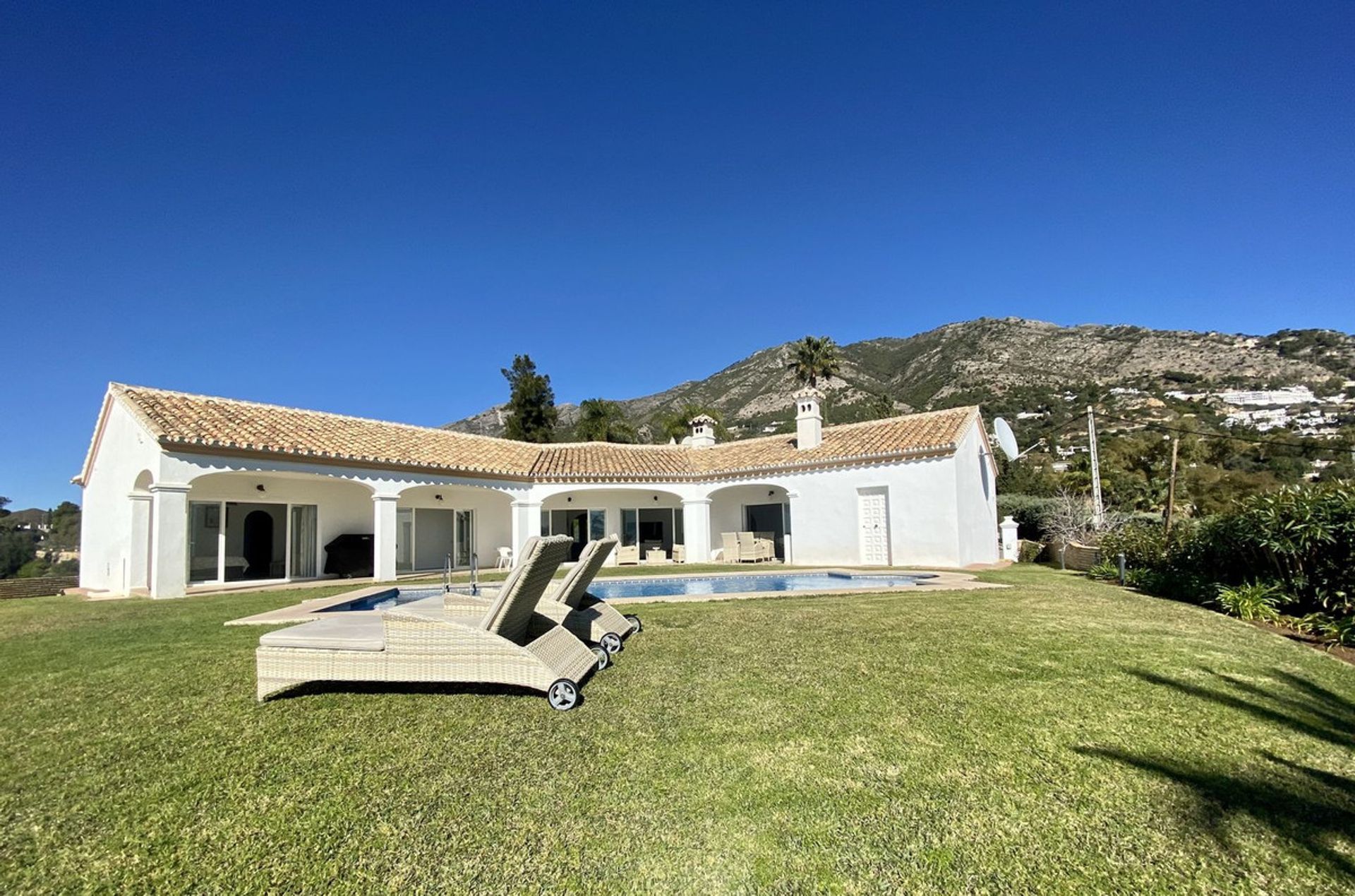 rumah dalam Mijas, Andalusia 11920403