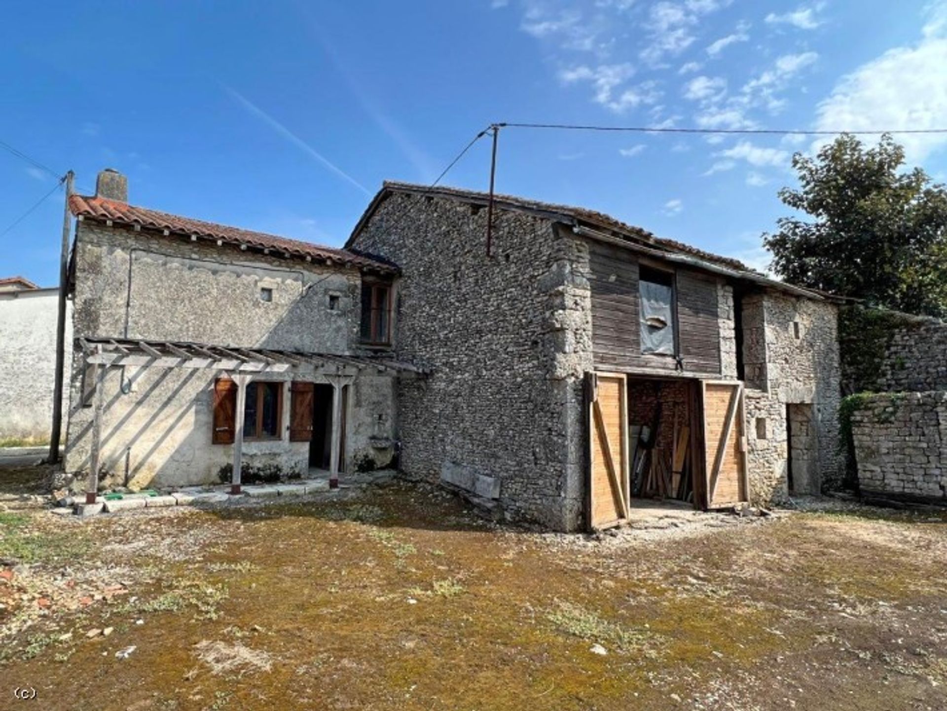 casa en Saint-Macoux, Nouvelle-Aquitaine 11923985