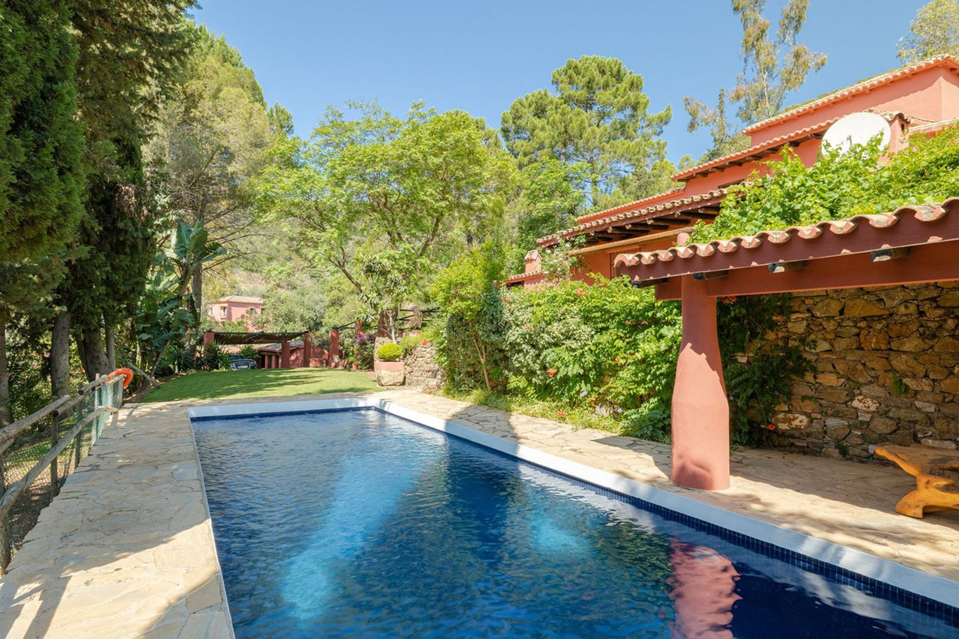 Rumah di Benahavis, Andalusia 11924663