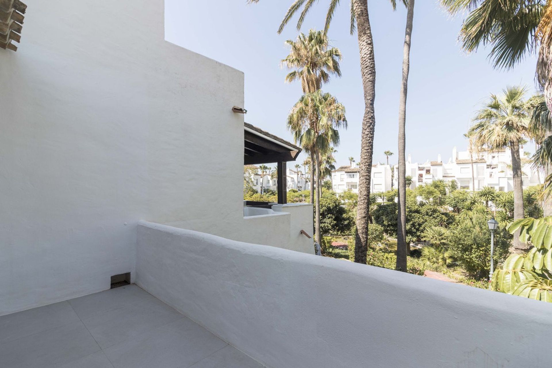 rumah dalam Estepona, Andalucía 11924774