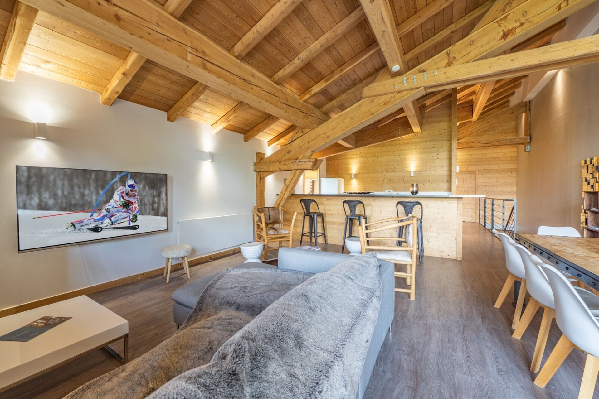 Condominium in Huez, Auvergne-Rhône-Alpes 11925696