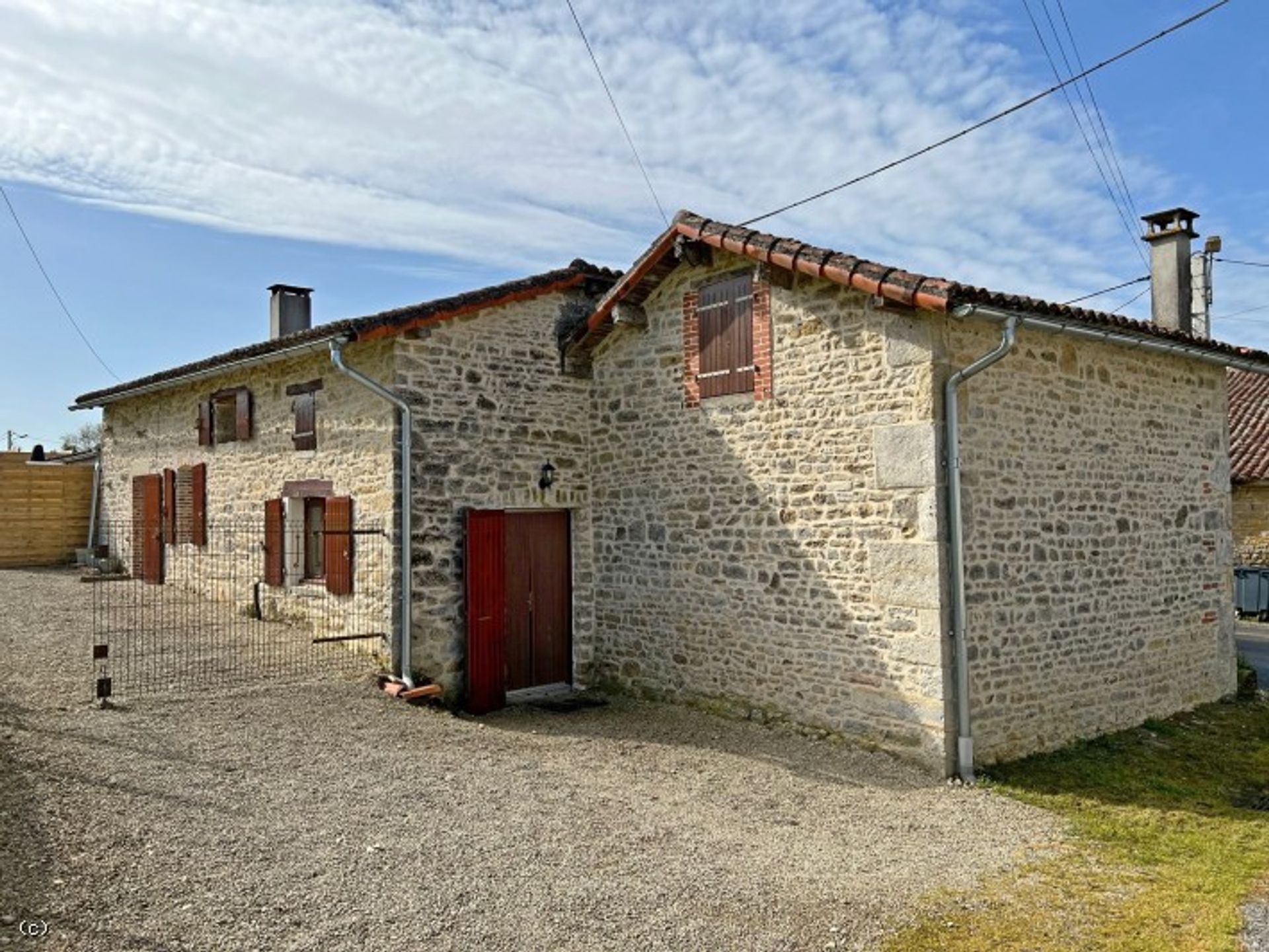 Rumah di Sampanye-Mouton, Nouvelle-Aquitaine 11926592