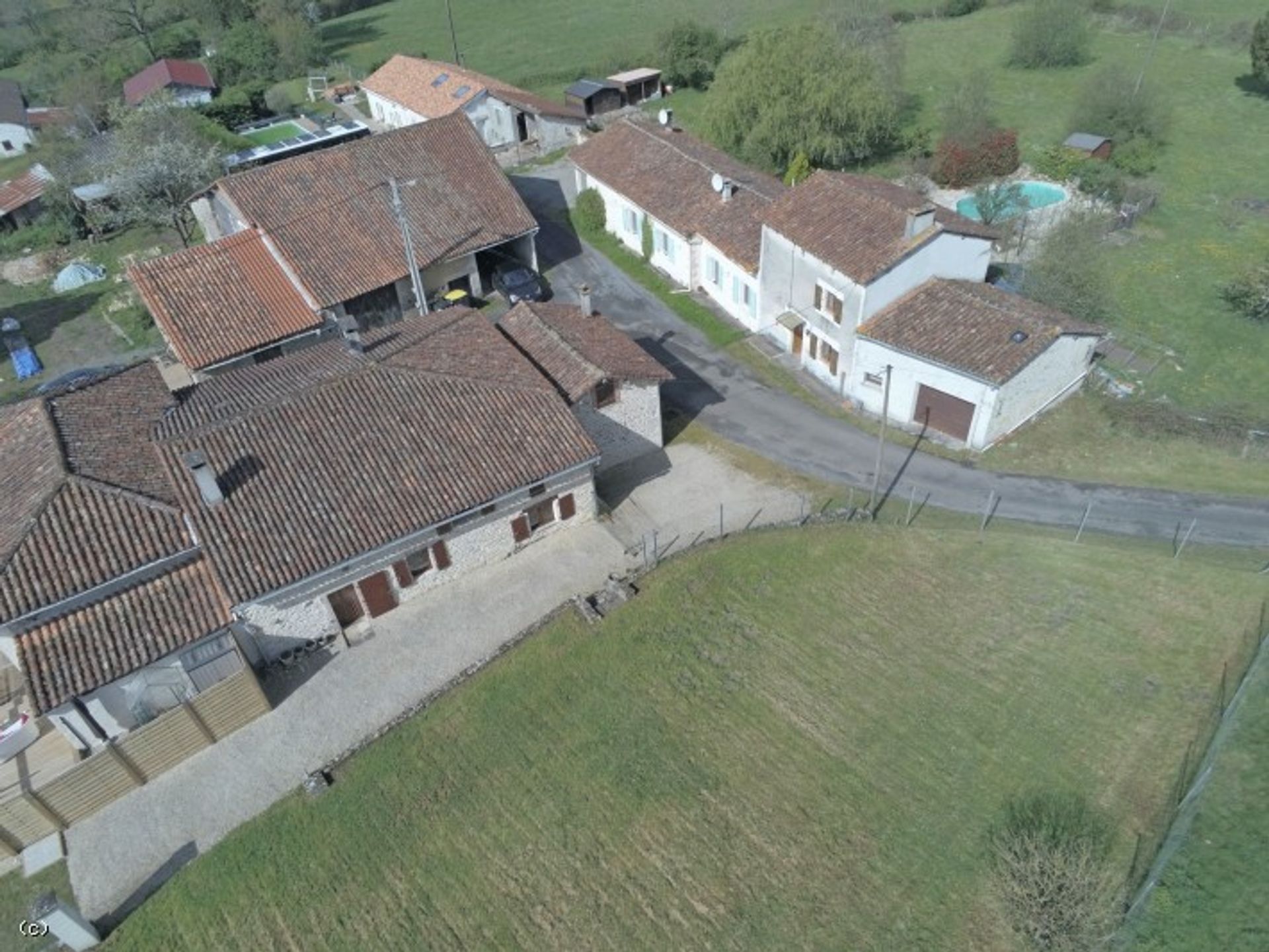 Rumah di Sampanye-Mouton, Nouvelle-Aquitaine 11926592