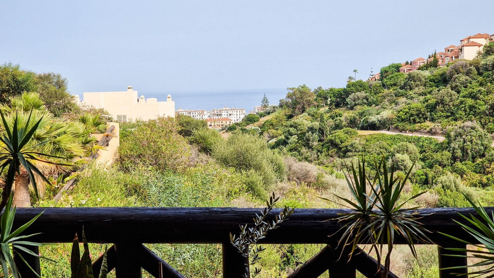 عمارات في Puerto de la Duquesa, Andalusia 11926644