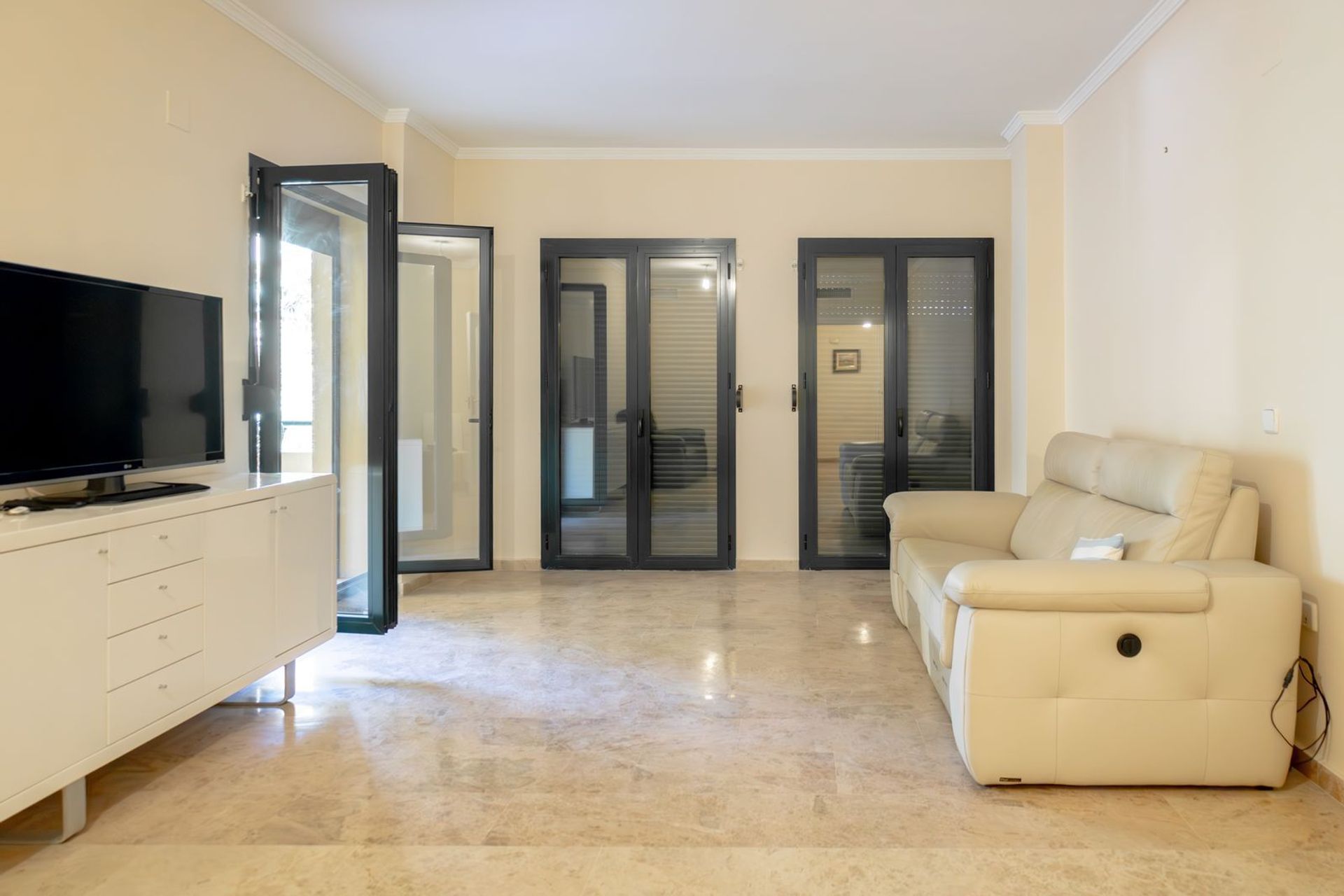 Condominium dans Estepona, Andalucía 11926984