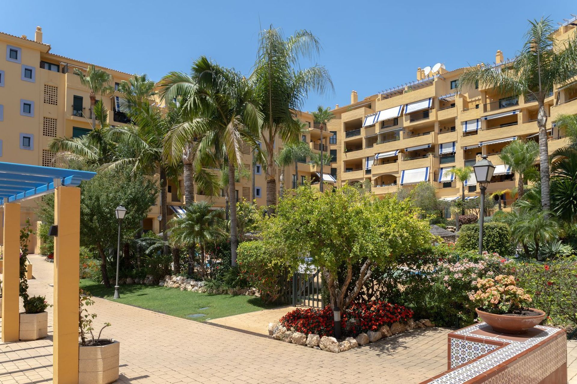 Condominium dans Estepona, Andalucía 11926984