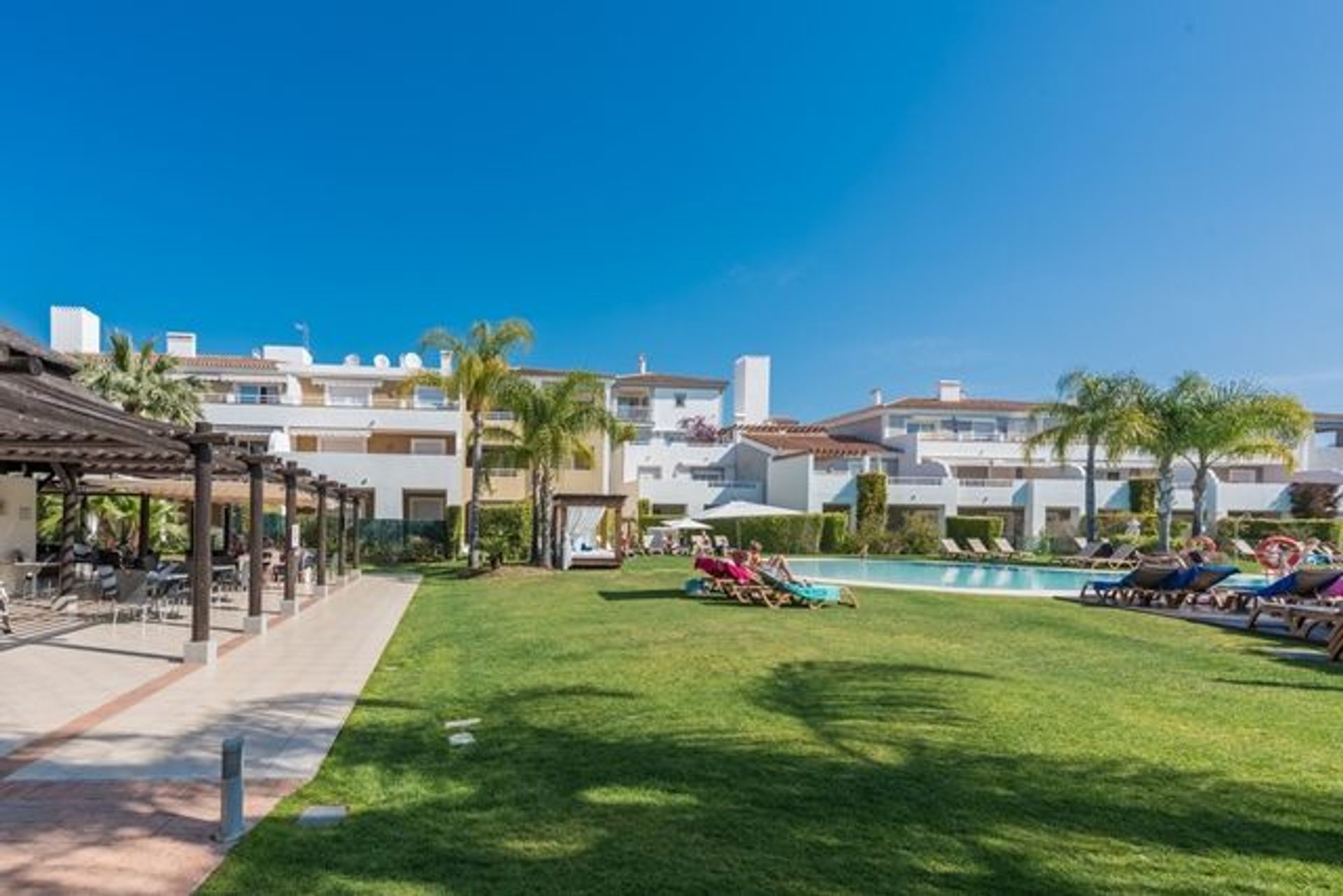 Condominio nel El Paraíso, Andalucía 11927001