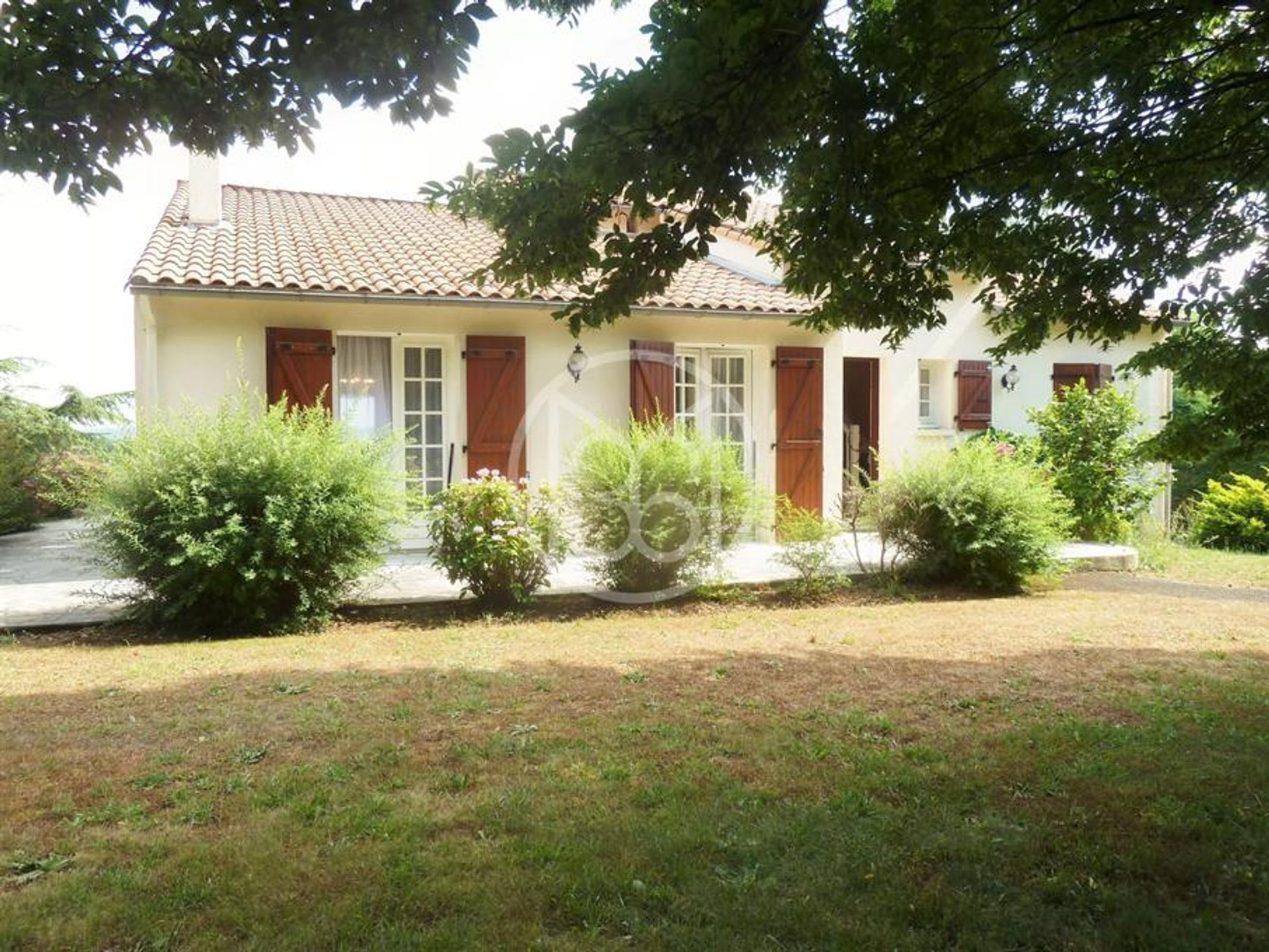 casa en Saint-Maixent-l'Ecole, Nouvelle-Aquitaine 11929338