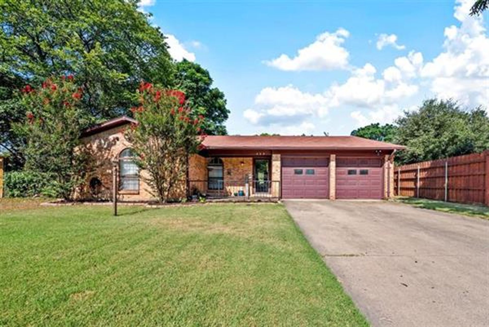 casa en Hurst, Texas 11929400