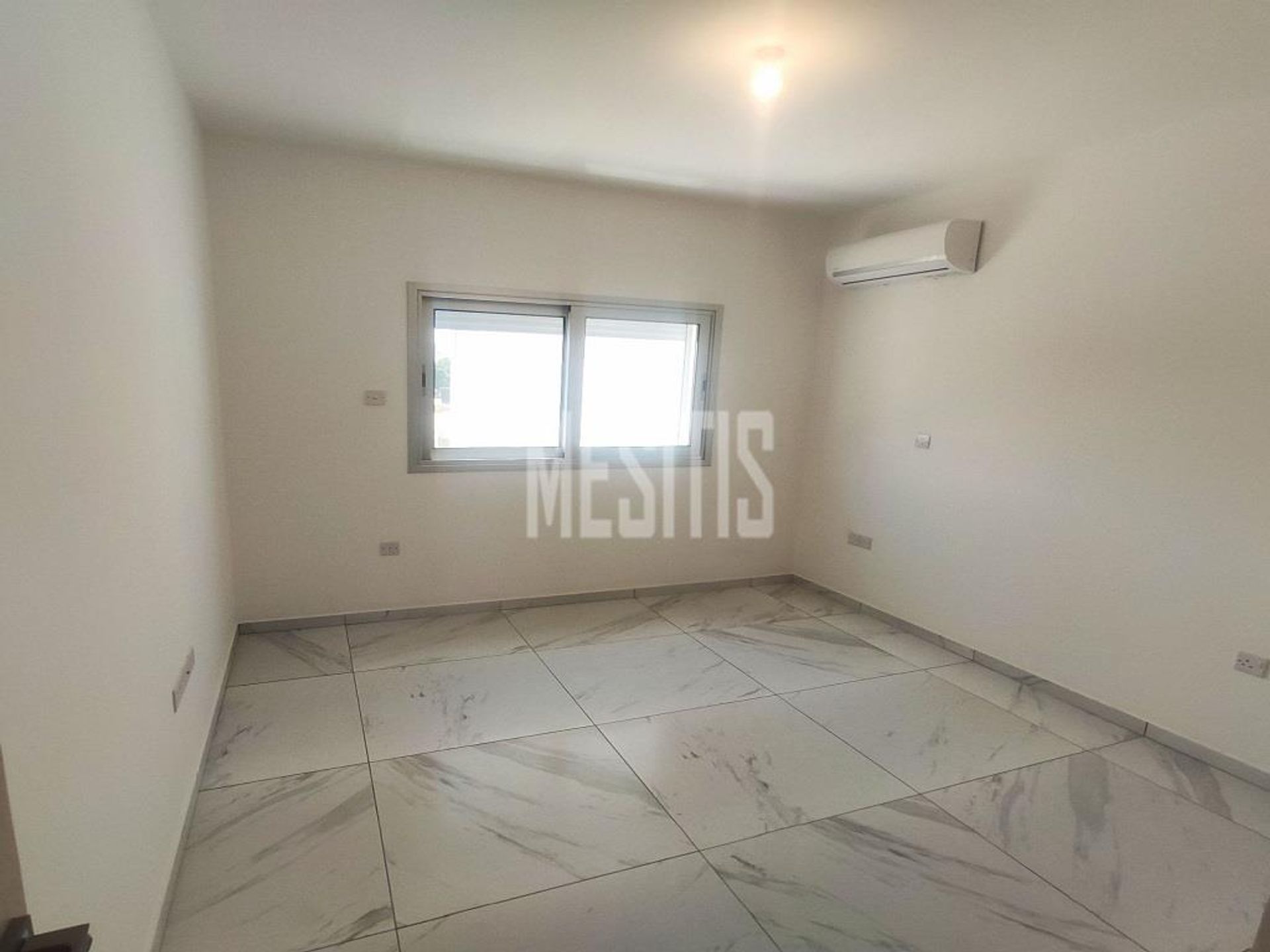 Condominium dans Strovolos, Nicosia 11930056