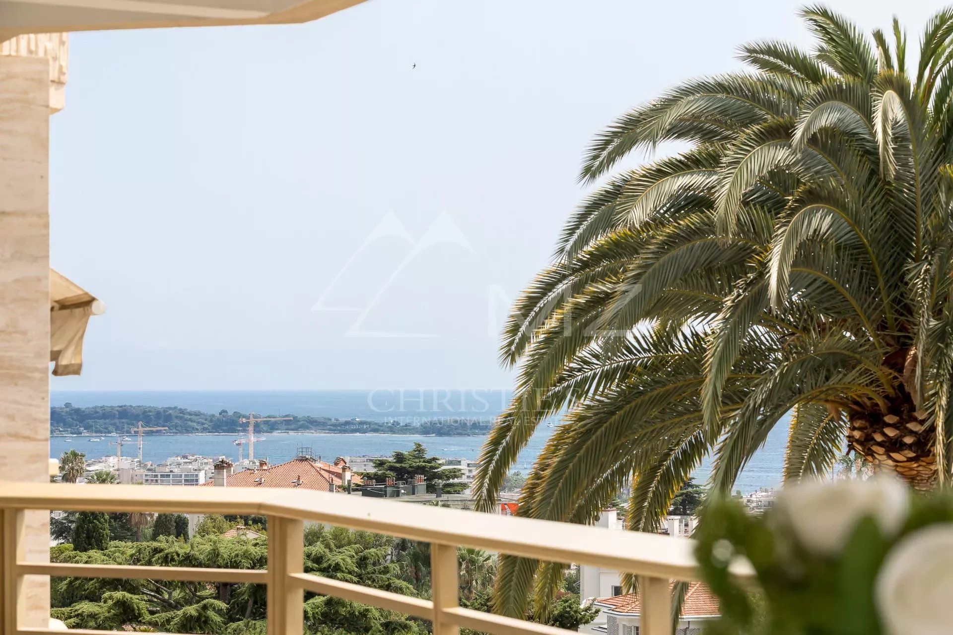 Residential in Cannes, Alpes-Maritimes 11930327