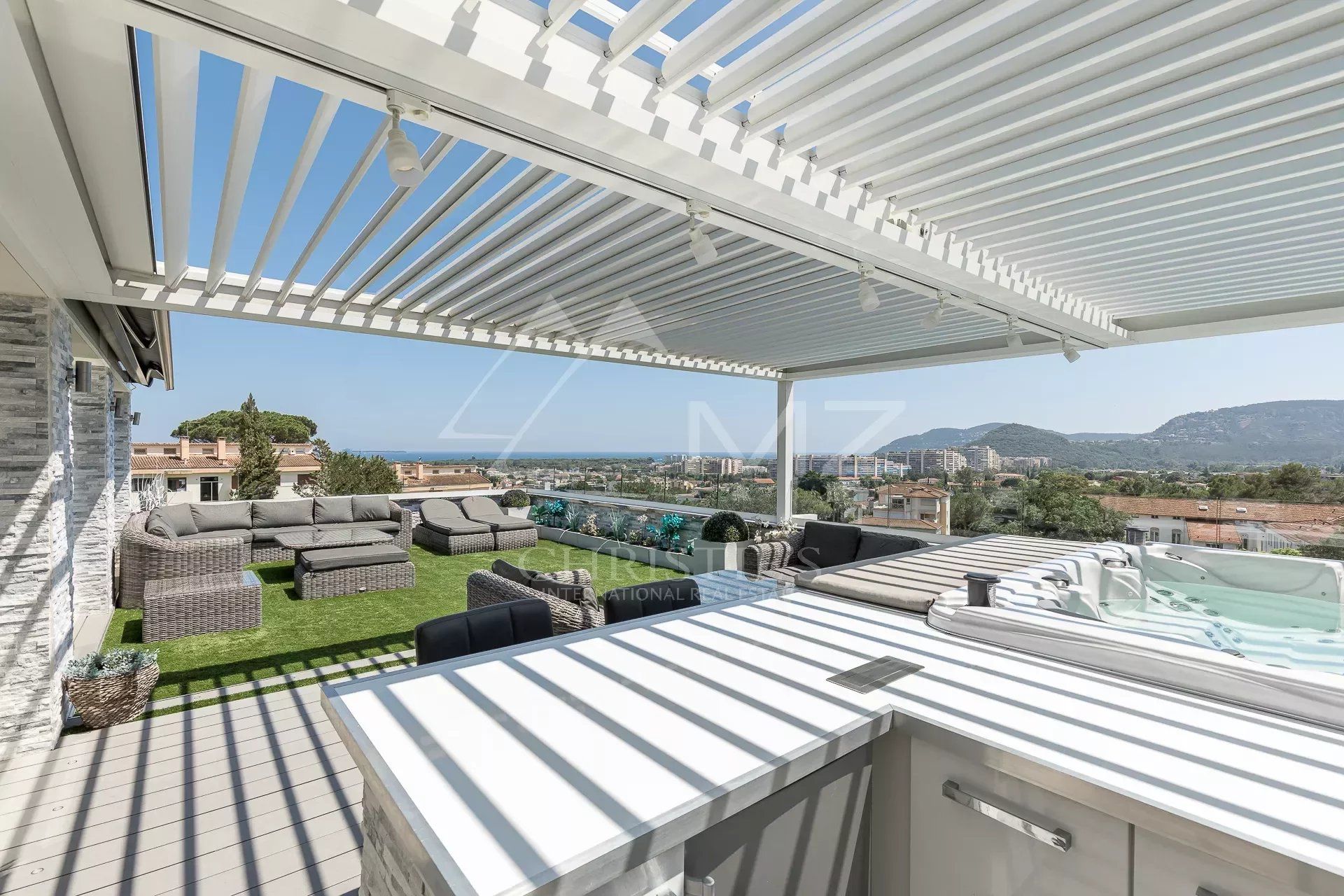 Condominio nel Mandelieu-la-Napoule, Provence-Alpes-Cote d'Azur 11931759