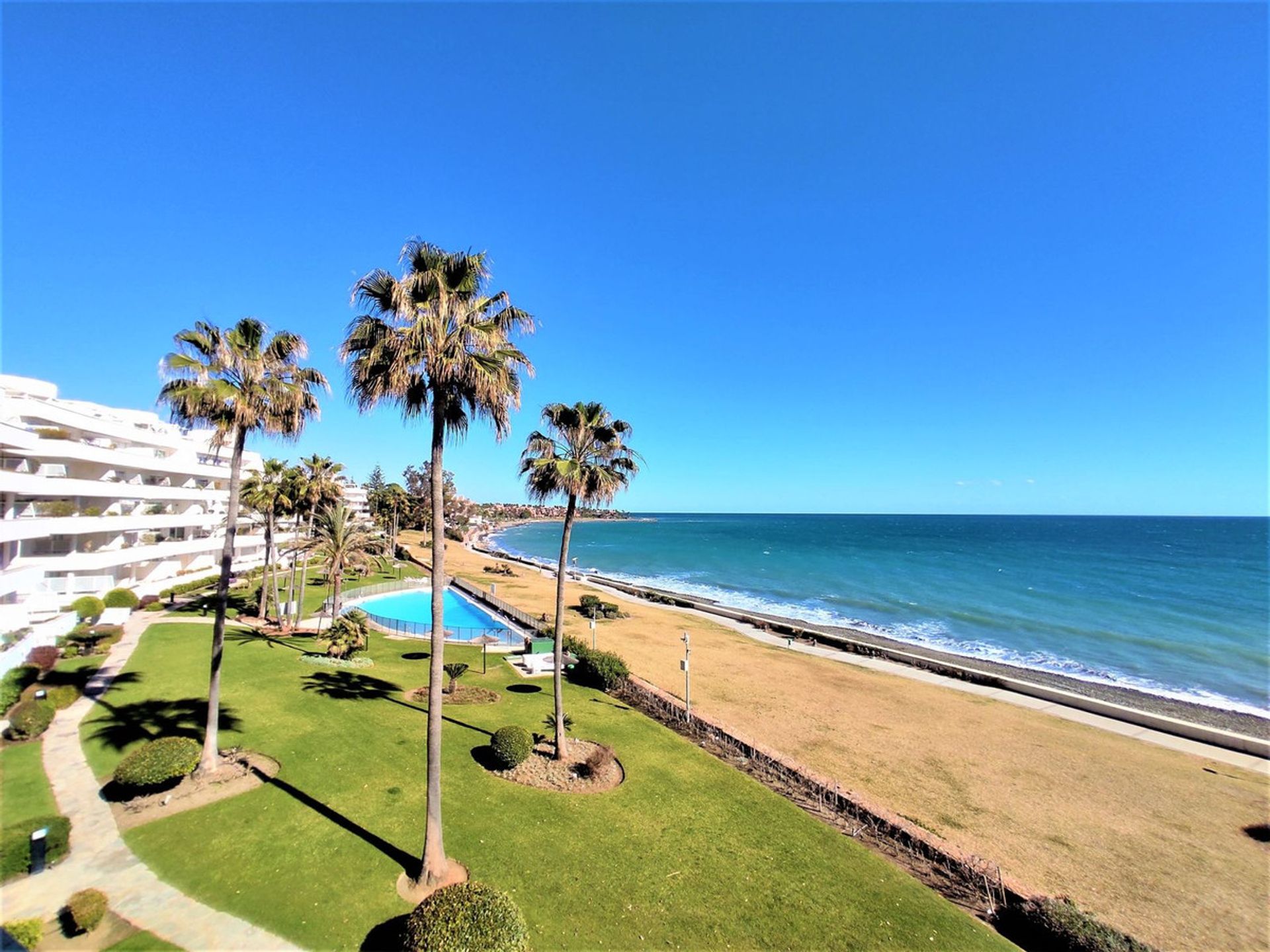 Ejerlejlighed i Estepona, Andalucía 11932517