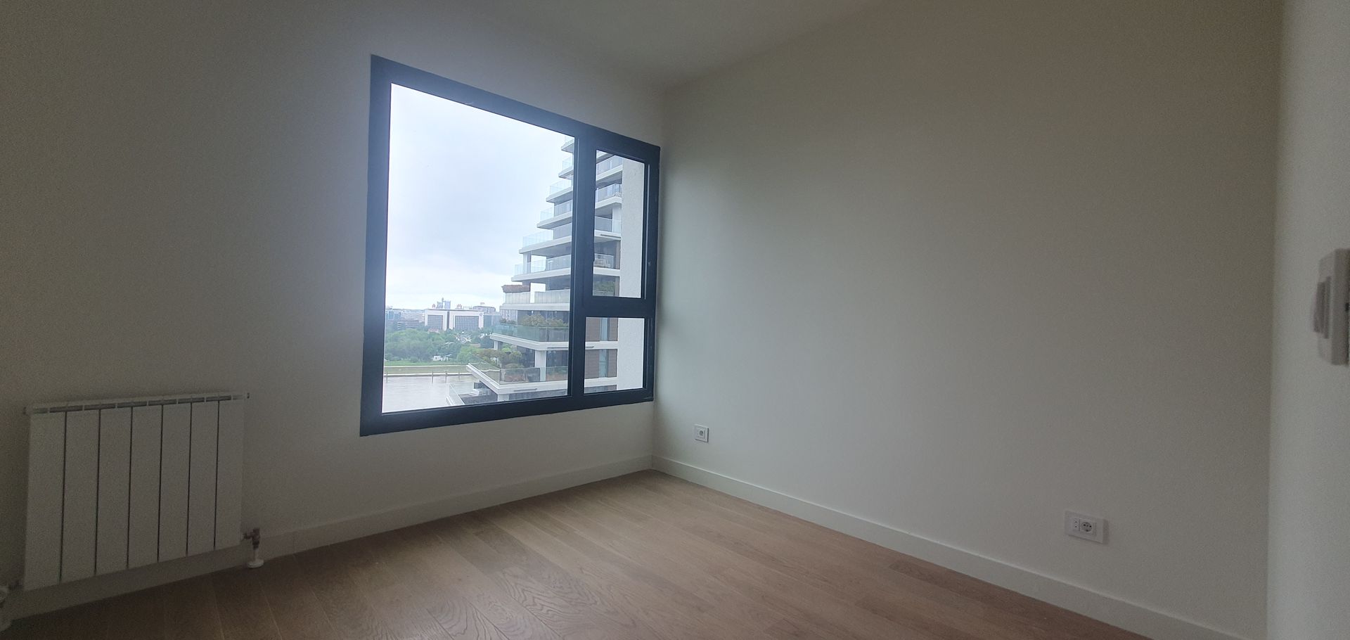 Condominio en Beograd, 17 Hercegovačka 11933726