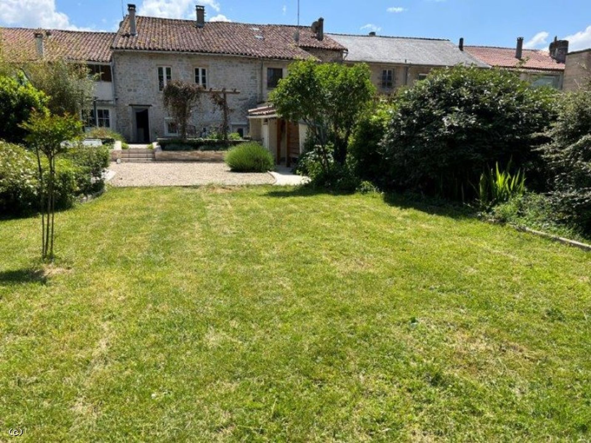 房子 在 Verteuil-sur-Charente, Nouvelle-Aquitaine 11934594