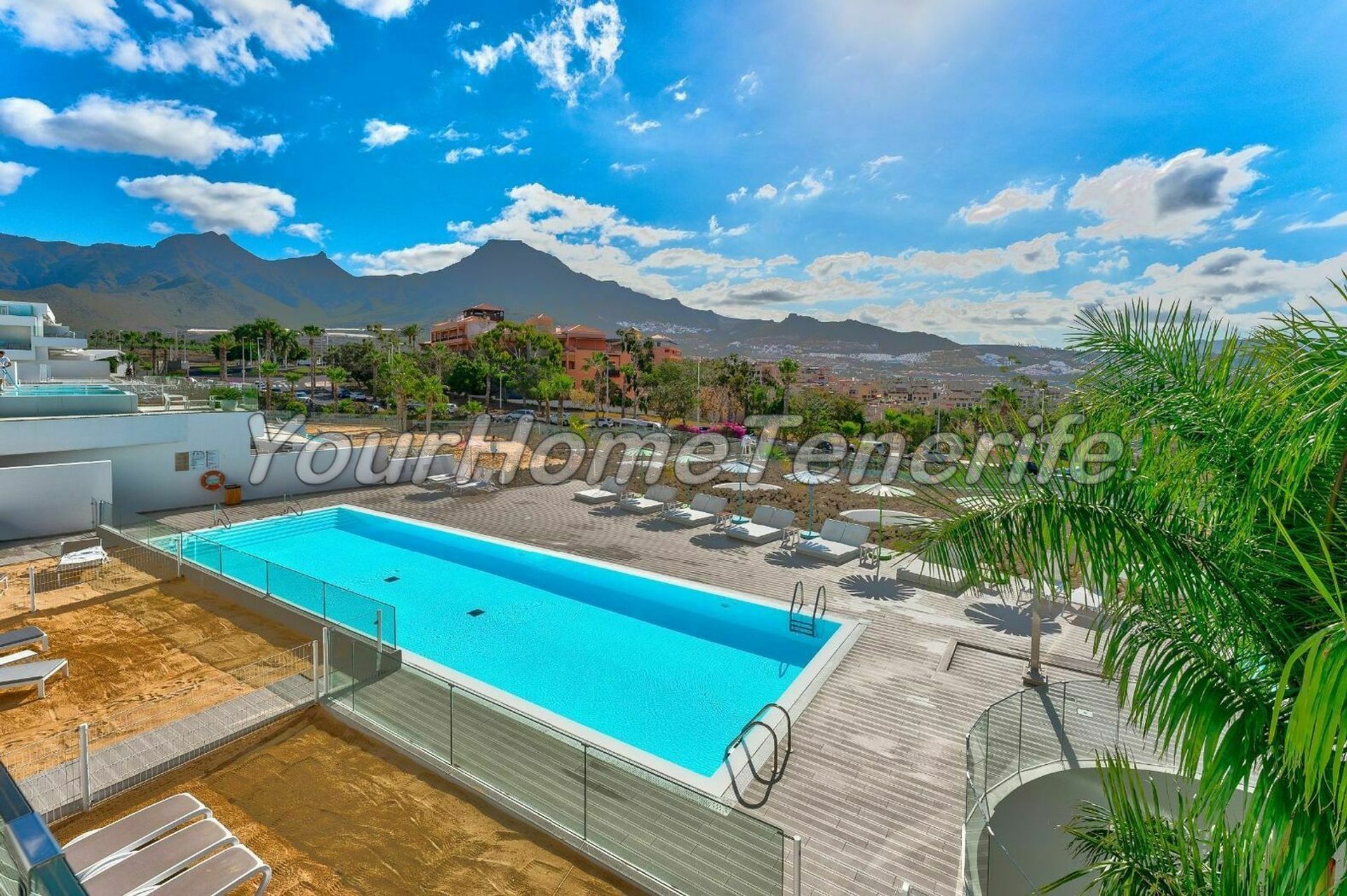 Condominium in Adeje, Canary Islands 11935870