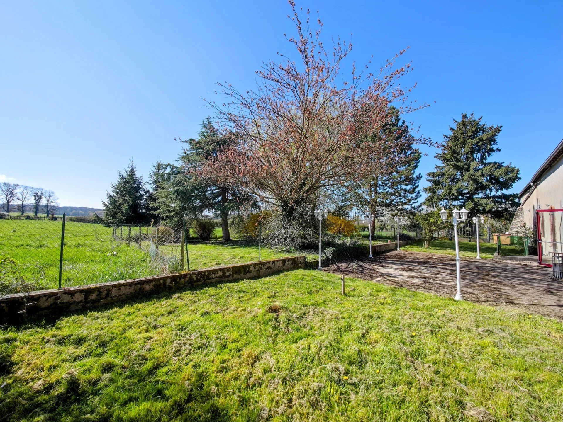 Hus i Châtillon-en-Bazois, Nièvre 11936374