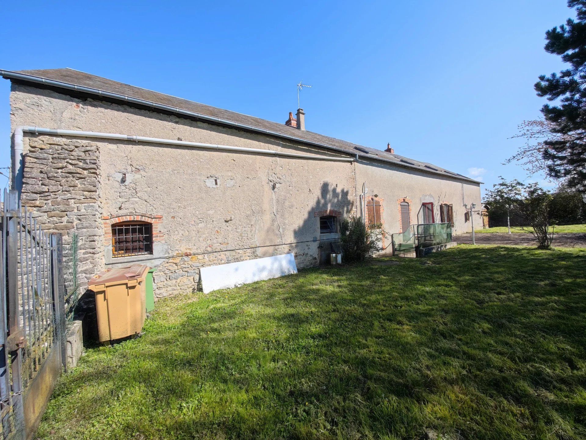 Hus i Châtillon-en-Bazois, Nièvre 11936374